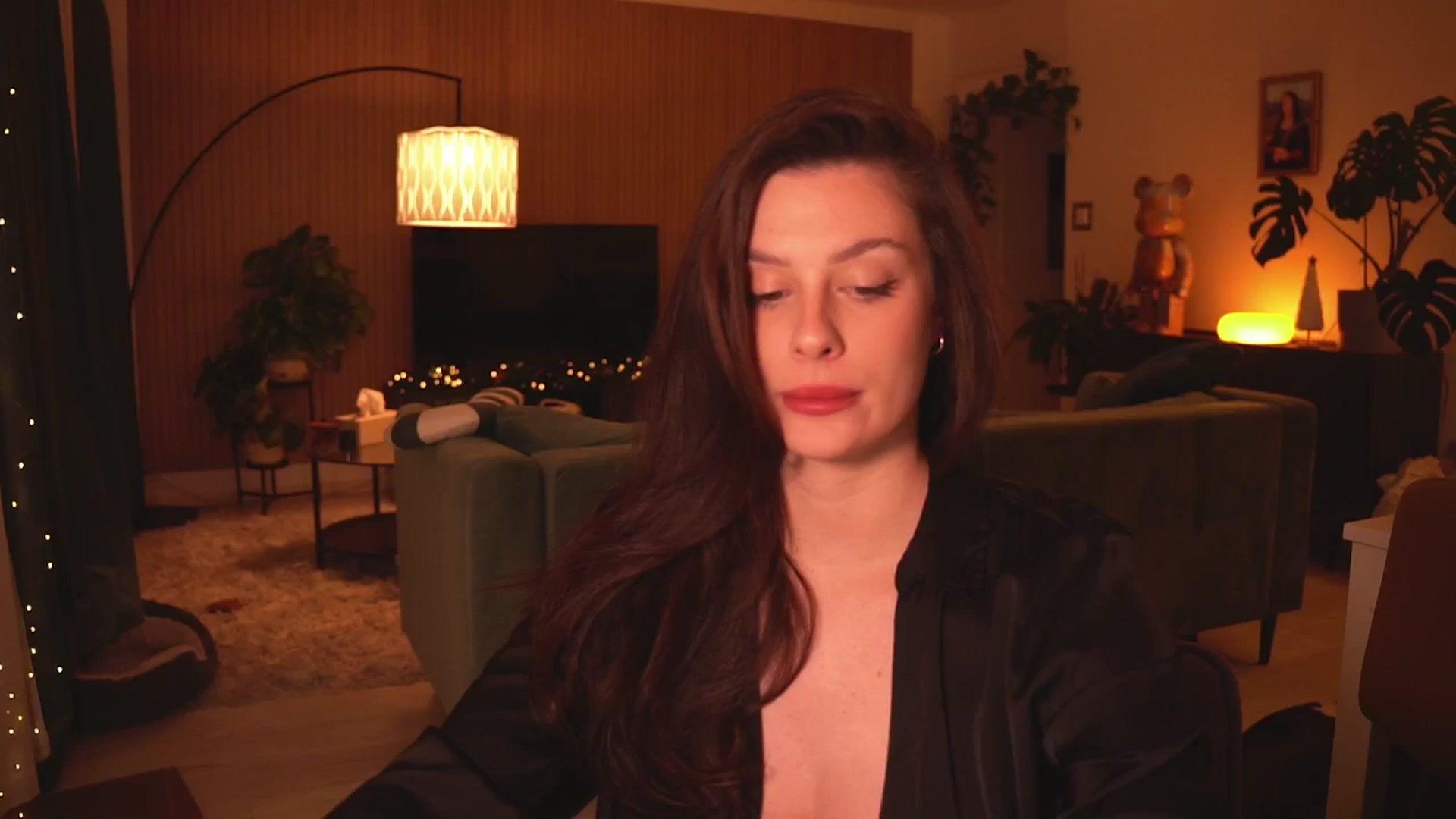 Gallery image thumbnail from lucyangel's myfreecams stream on, 11/19/2025, 17:42 image 2 of 20