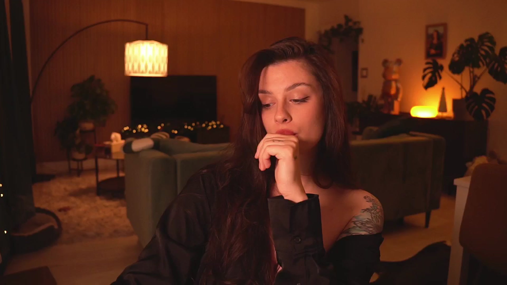 Gallery image thumbnail from lucyangel's myfreecams stream on, 11/19/2025, 17:42 image 14 of 20