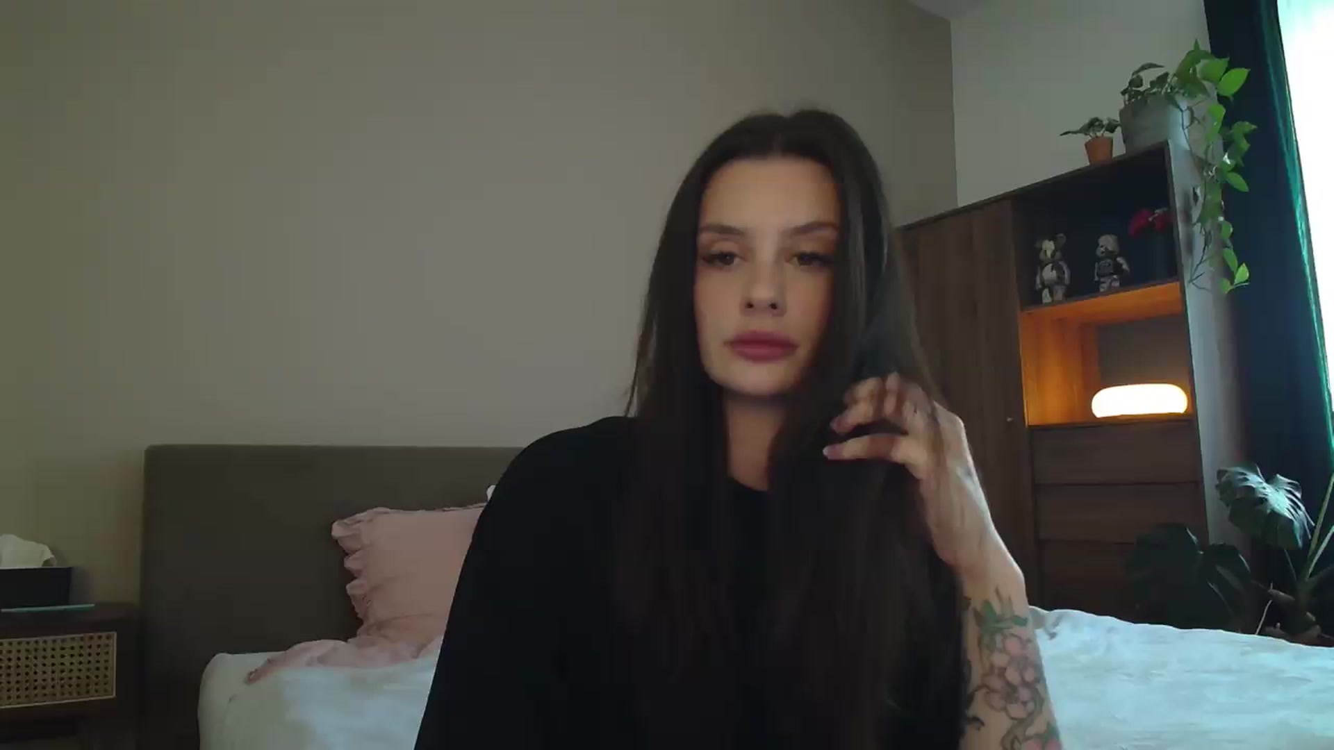 Gallery image thumbnail from lucyangel's myfreecams stream on, 08/11/2026, 14:51 image 10 of 20