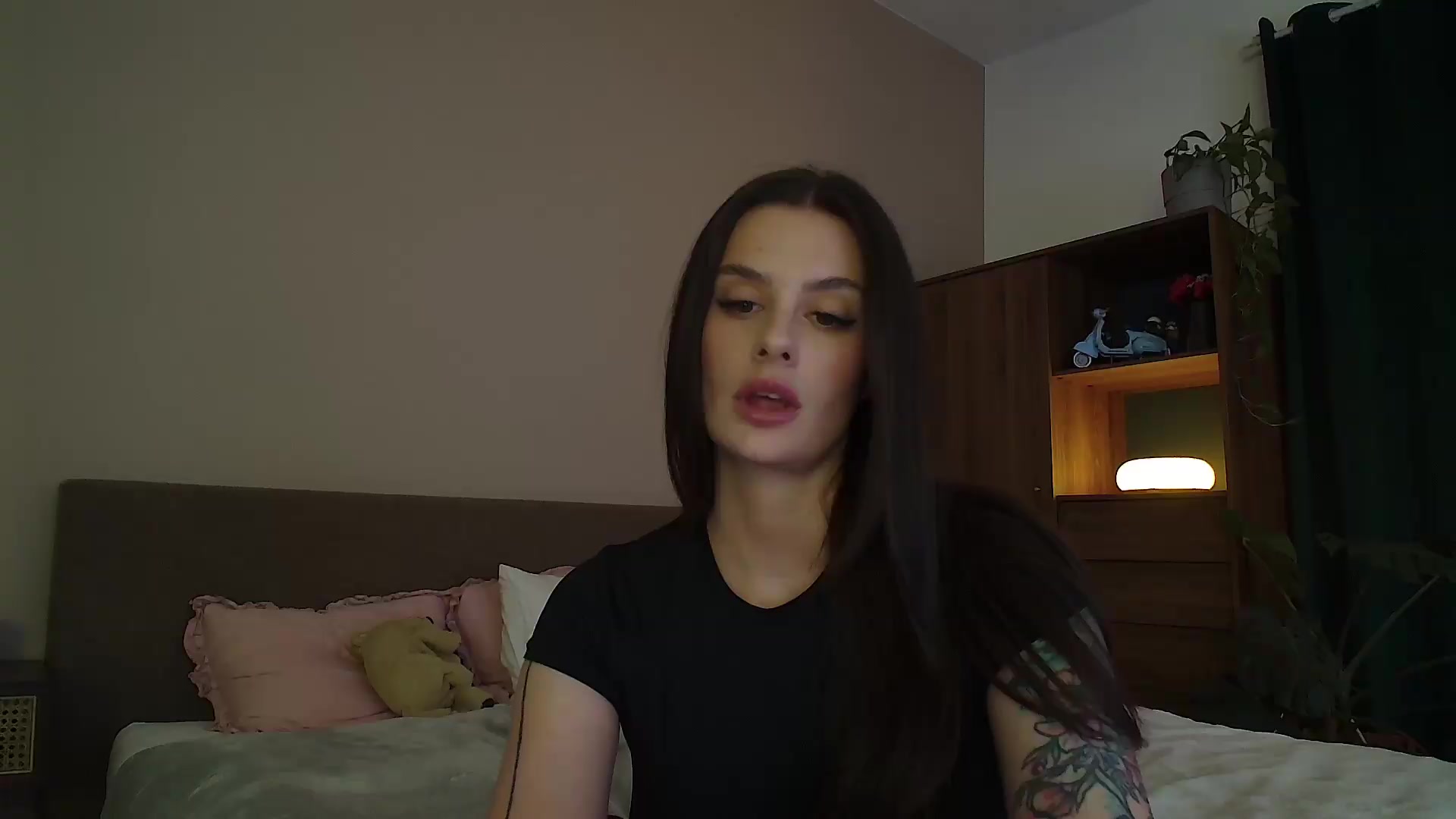 Gallery image thumbnail from lucyangel's myfreecams stream on, 09/05/2026, 20:20 image 19 of 20