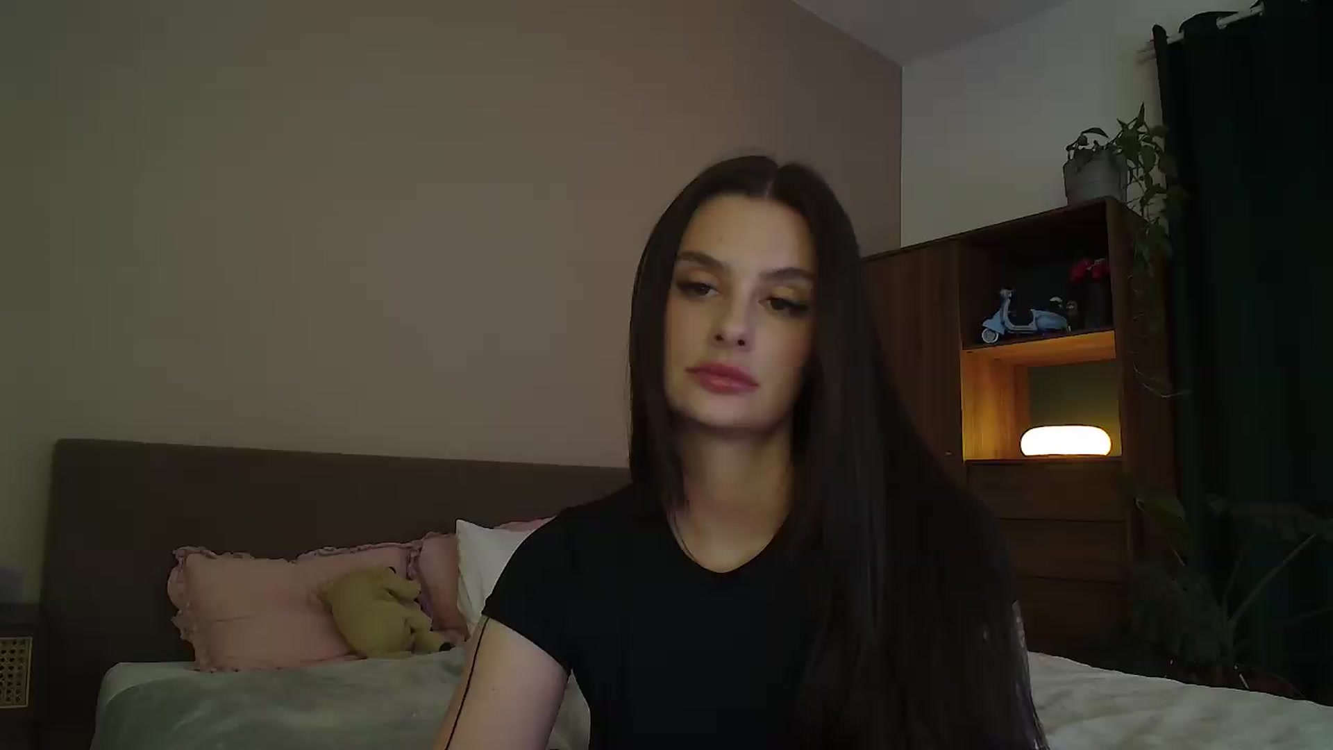 Gallery image thumbnail from lucyangel's myfreecams stream on, 09/05/2026, 20:20 image 18 of 20