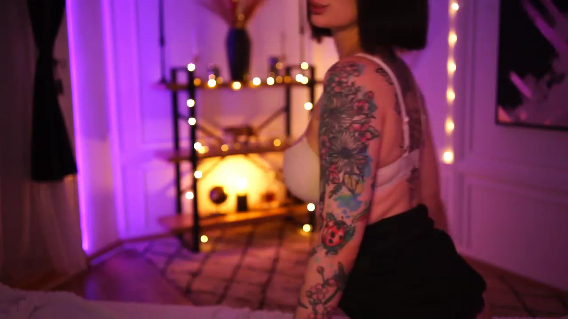 Gallery image thumbnail from lucynutty's myfreecams stream on, 11/14/2022, 16:53 image 12 of 20