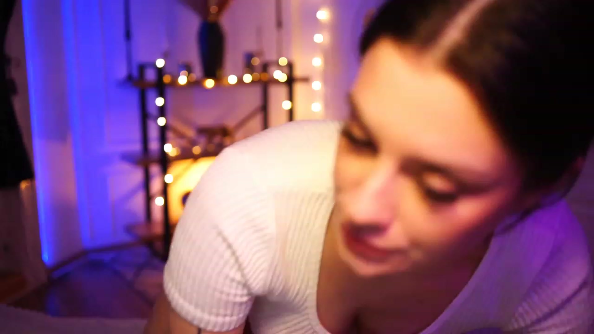 Gallery image thumbnail from lucynutty's myfreecams stream on, 11/18/2022, 20:38 image 3 of 20