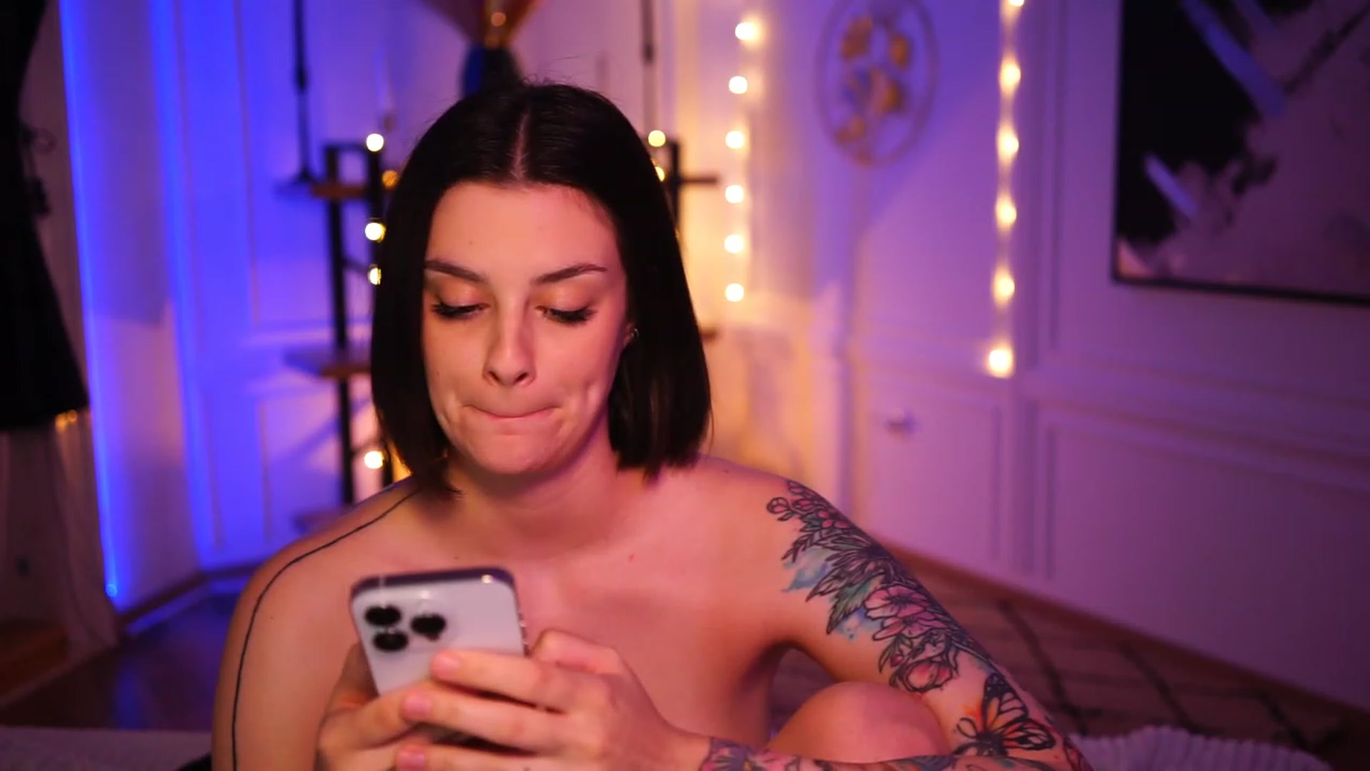 Gallery image thumbnail from lucynutty's myfreecams stream on, 11/19/2022, 12:09 image 10 of 20