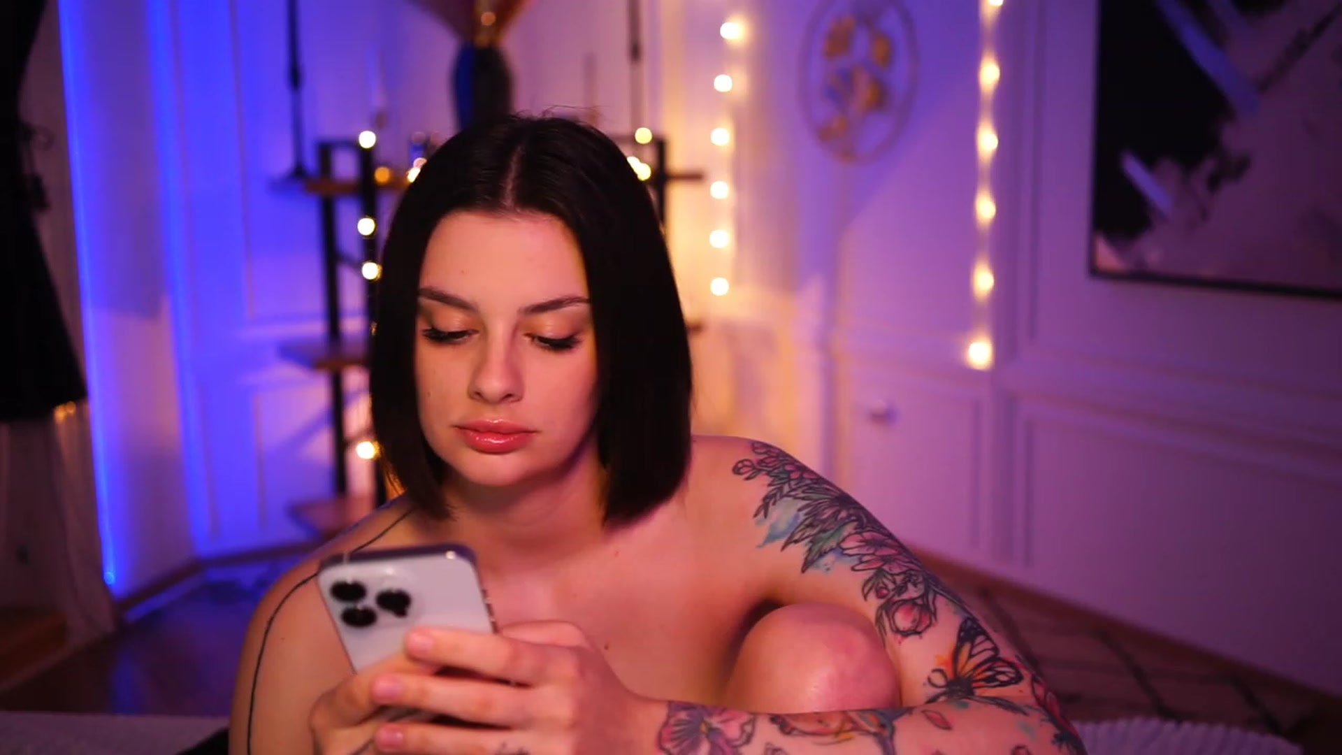 Gallery image thumbnail from lucynutty's myfreecams stream on, 11/19/2022, 12:09 image 8 of 20
