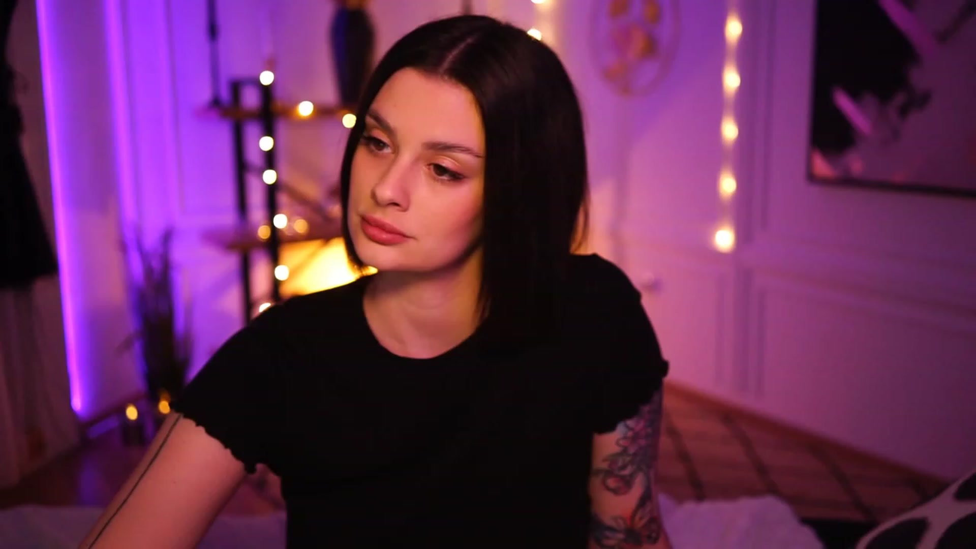 Gallery image thumbnail from lucynutty's myfreecams stream on, 11/21/2022, 18:50 image 1 of 20