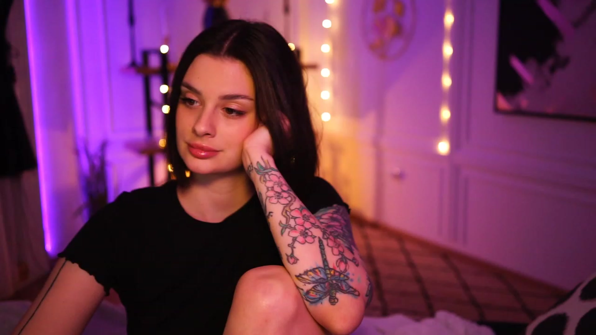 Gallery image thumbnail from lucynutty's myfreecams stream on, 11/21/2022, 18:50 image 19 of 20