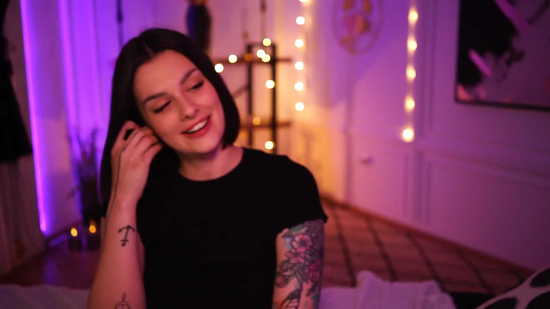 Gallery image thumbnail from lucynutty's myfreecams stream on, 11/21/2022, 18:50 image 2 of 20