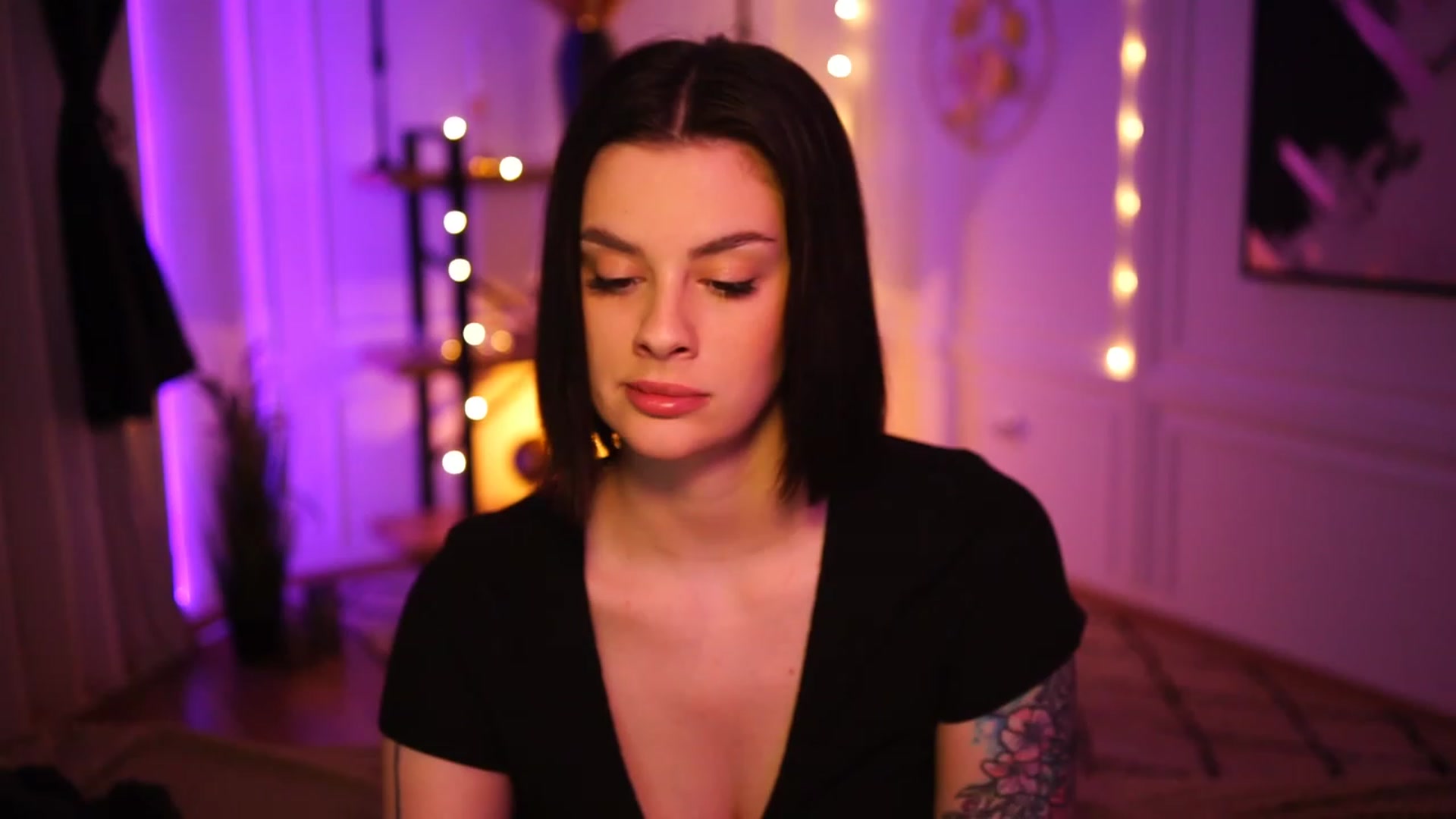 Gallery image thumbnail from lucynutty's myfreecams stream on, 11/24/2022, 12:29 image 20 of 20
