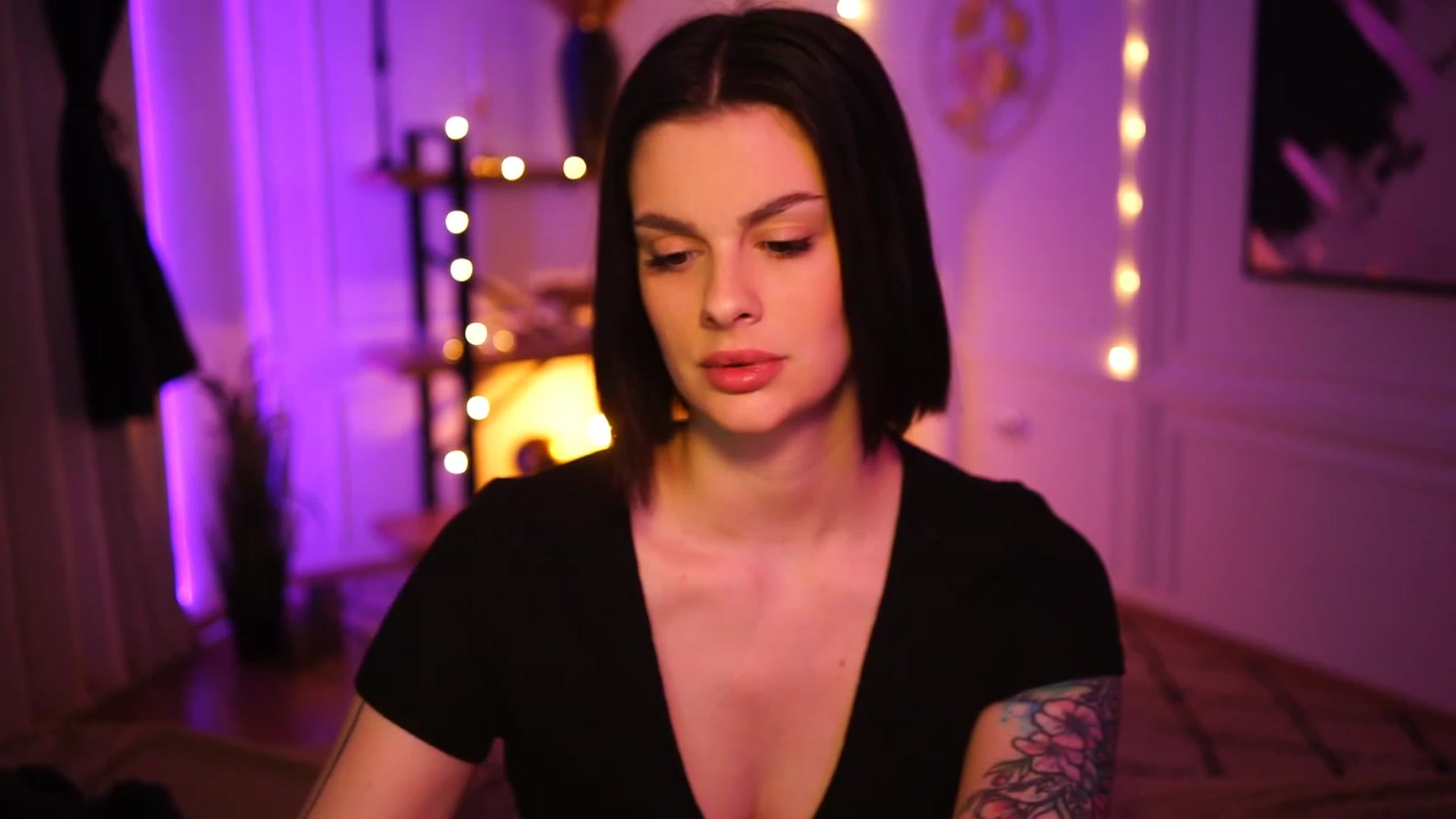 Gallery image thumbnail from lucynutty's myfreecams stream on, 11/24/2022, 12:29 image 17 of 20