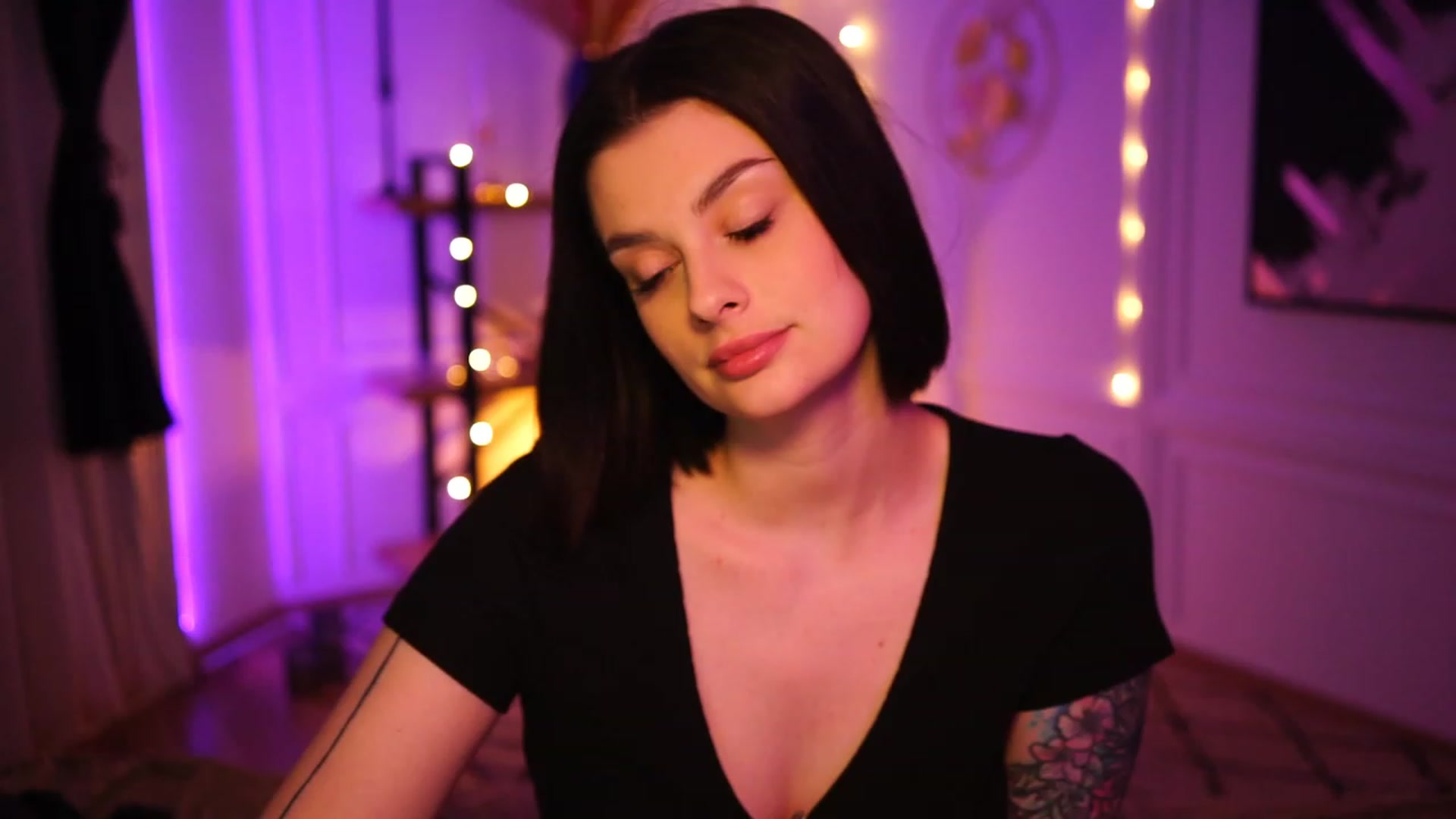 Gallery image thumbnail from lucynutty's myfreecams stream on, 11/24/2022, 13:38 image 5 of 20