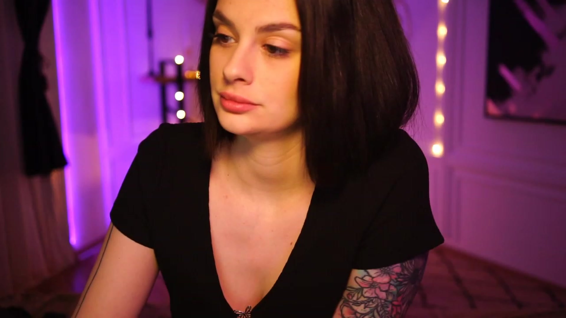 Gallery image thumbnail from lucynutty's myfreecams stream on, 11/24/2022, 13:38 image 7 of 20