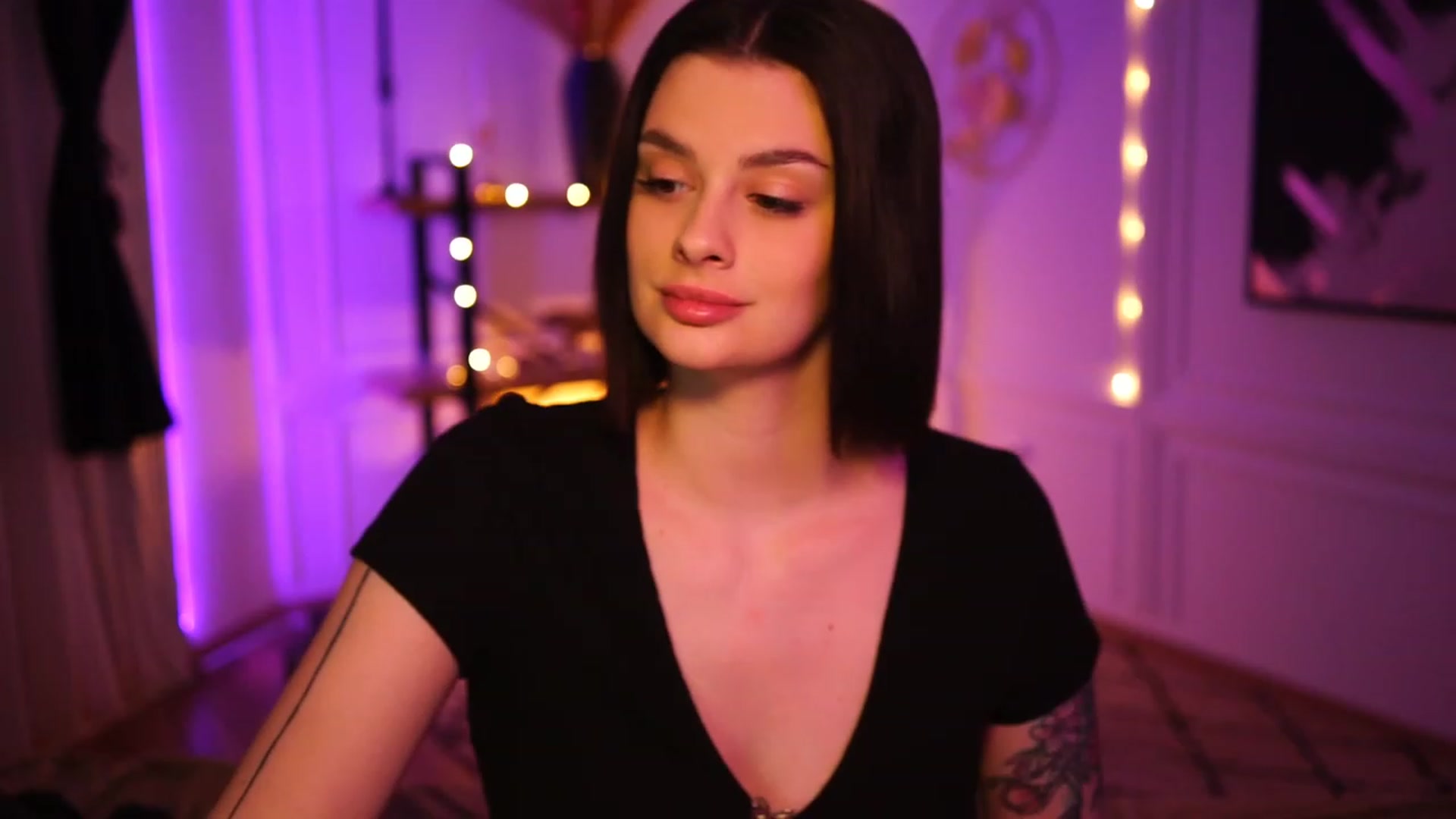 Gallery image thumbnail from lucynutty's myfreecams stream on, 11/24/2022, 13:38 image 8 of 20