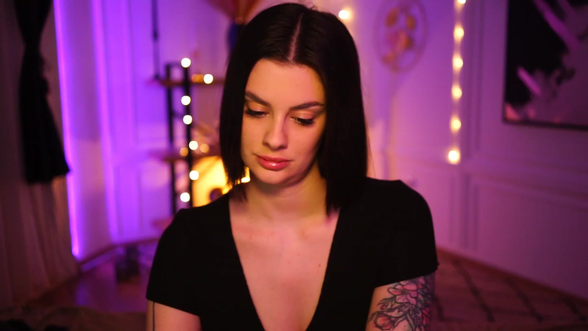 Gallery image thumbnail from lucynutty's myfreecams stream on, 11/24/2022, 13:38 image 15 of 20