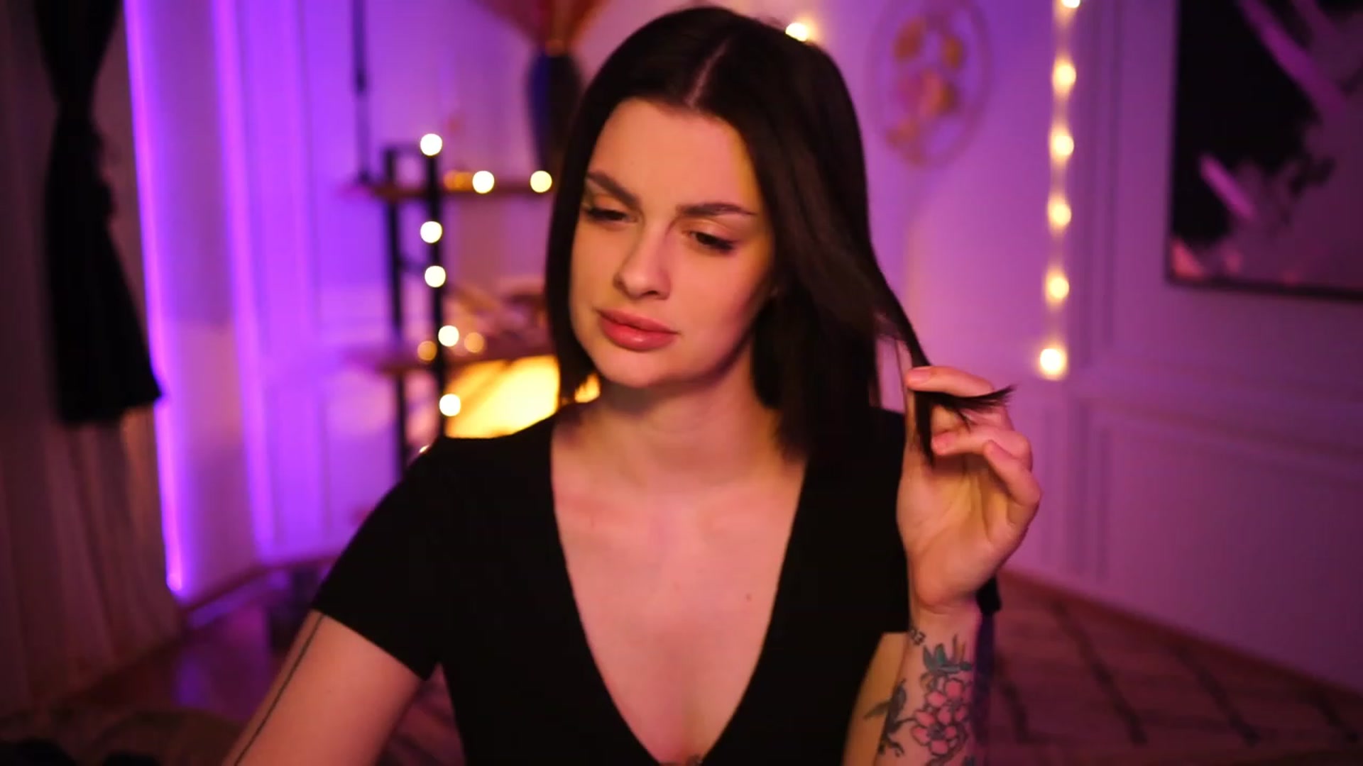 Gallery image thumbnail from lucynutty's myfreecams stream on, 11/24/2022, 13:38 image 10 of 20