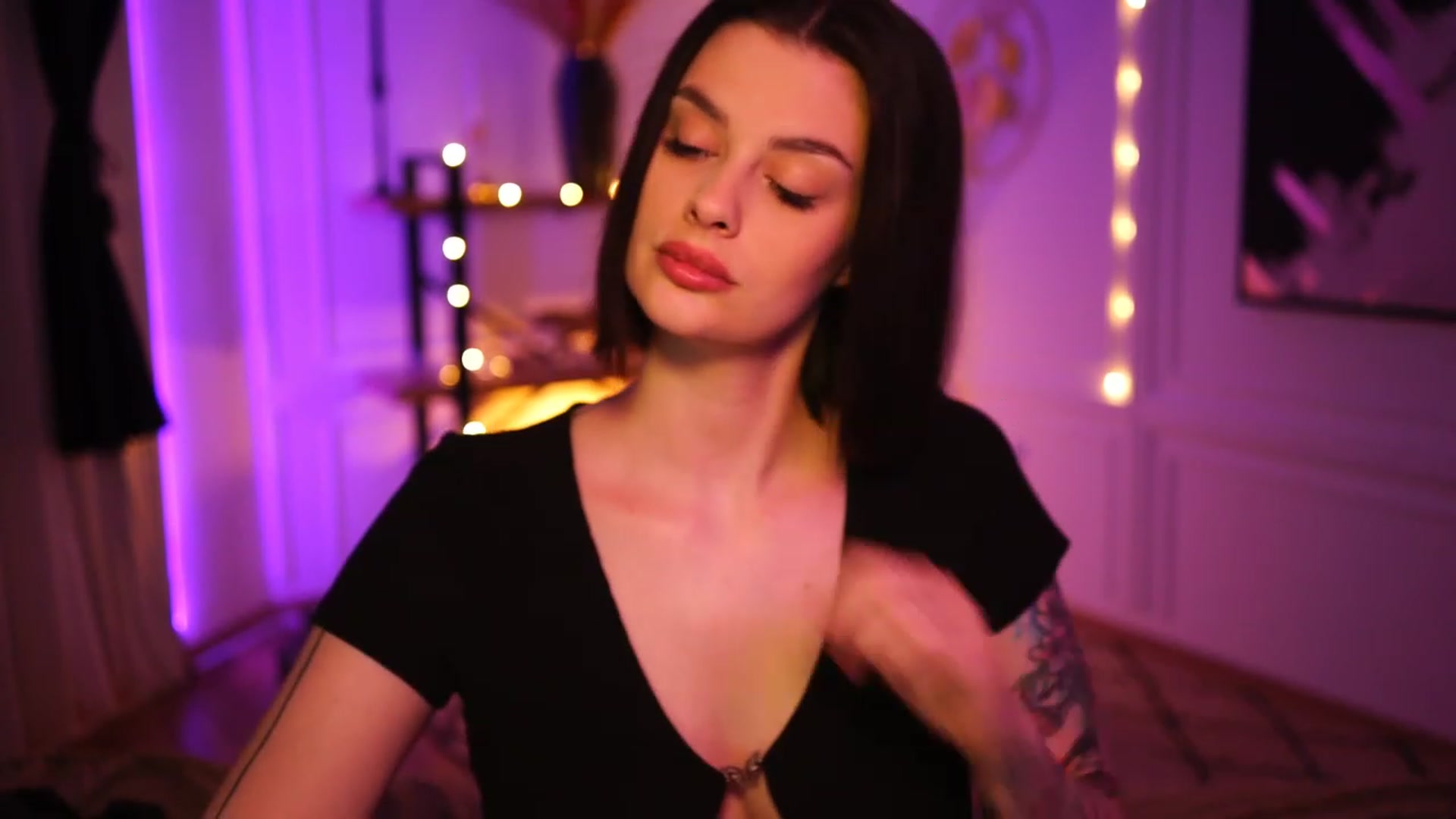 Gallery image thumbnail from lucynutty's myfreecams stream on, 11/24/2022, 15:41 image 2 of 20
