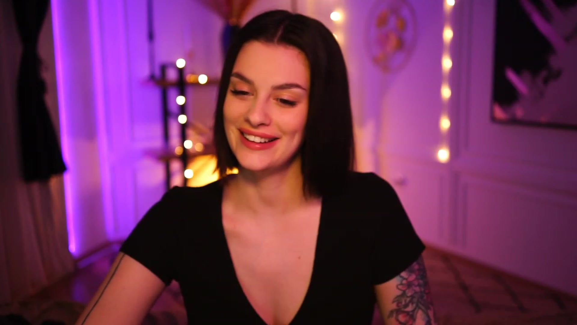 Gallery image thumbnail from lucynutty's myfreecams stream on, 11/24/2022, 15:41 image 8 of 20