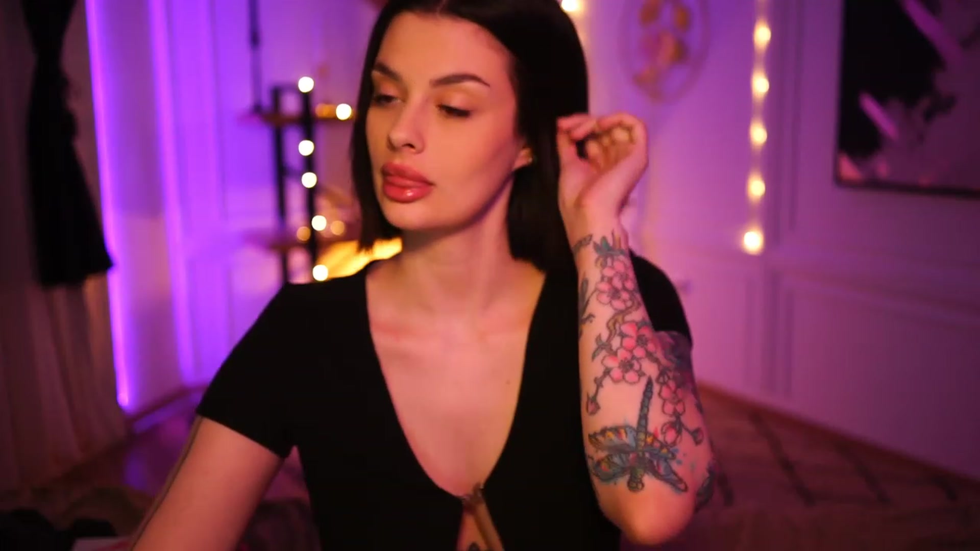 Gallery image thumbnail from lucynutty's myfreecams stream on, 11/24/2022, 15:41 image 15 of 20