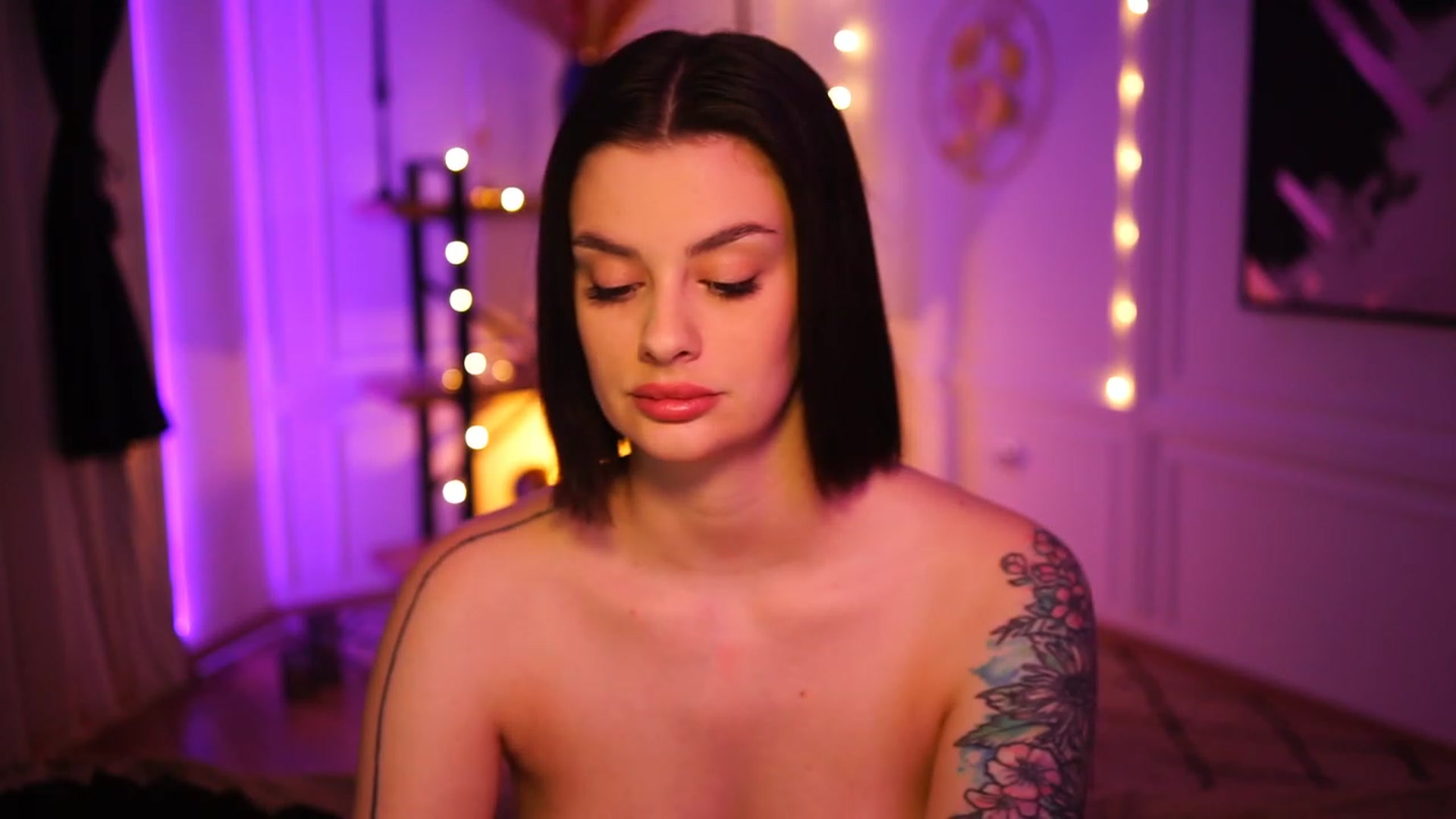 Gallery image thumbnail from lucynutty's myfreecams stream on, 11/24/2022, 15:41 image 7 of 20