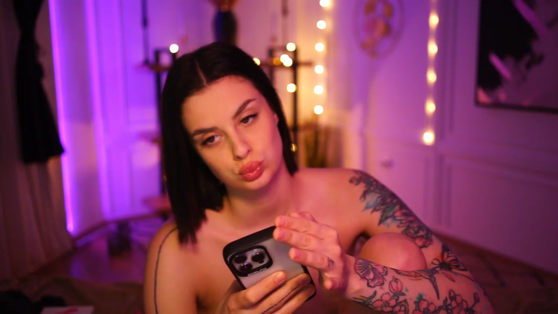 Gallery image thumbnail from lucynutty's myfreecams stream on, 11/24/2022, 15:41 image 17 of 20