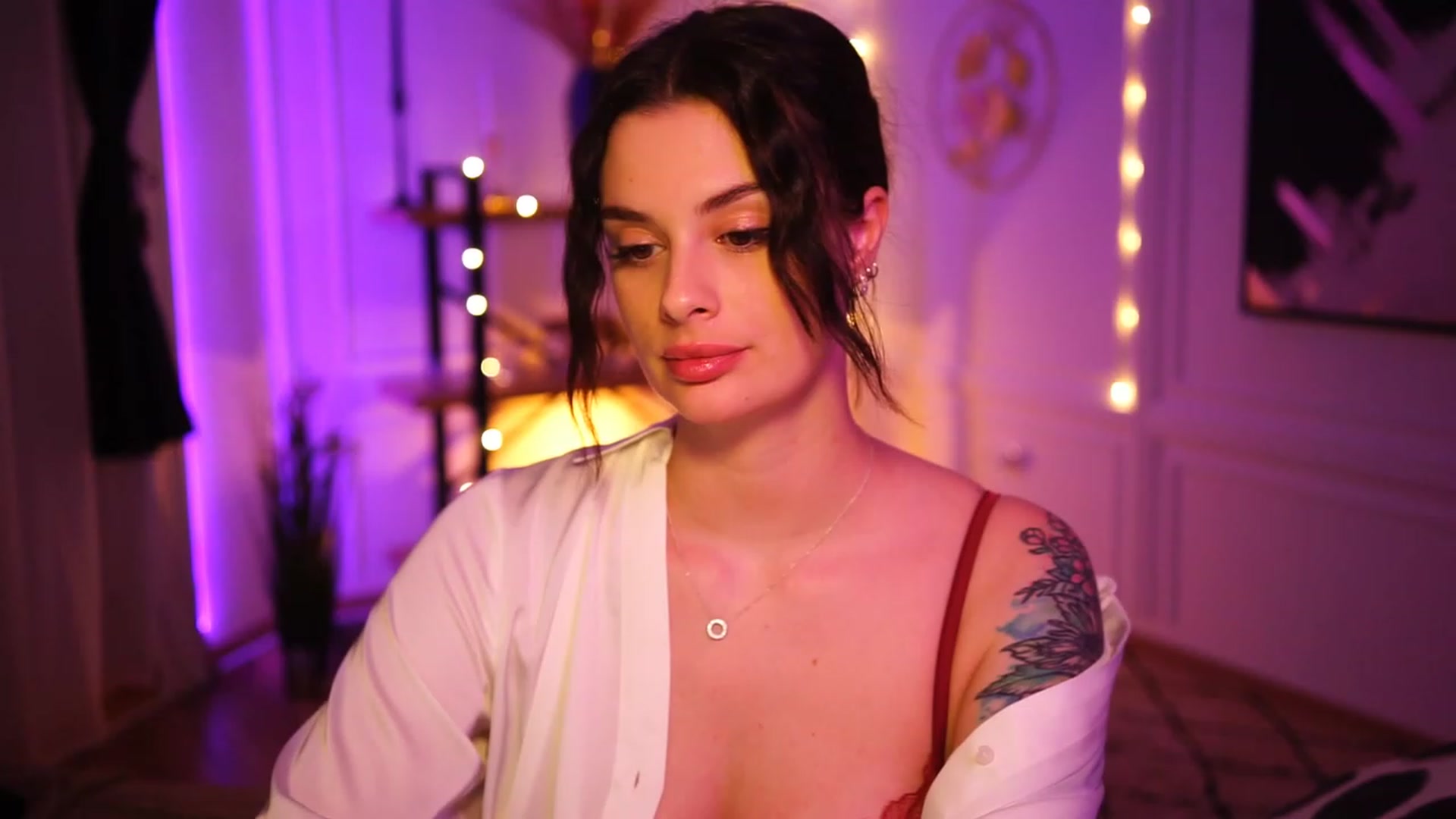 Gallery image thumbnail from lucynutty's myfreecams stream on, 11/27/2022, 24:09 image 15 of 20