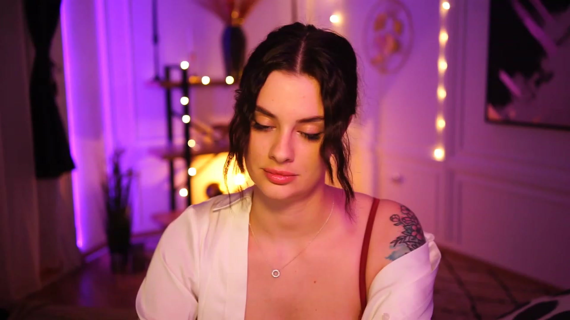 Gallery image thumbnail from lucynutty's myfreecams stream on, 11/27/2022, 24:09 image 20 of 20