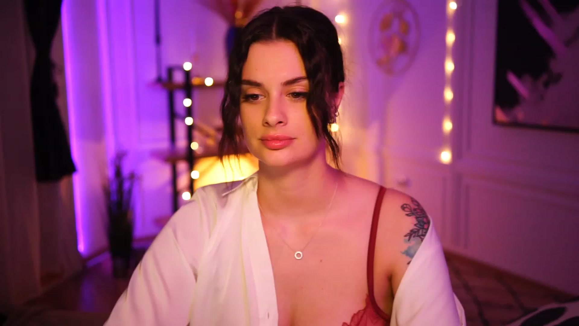 Gallery image thumbnail from lucynutty's myfreecams stream on, 11/27/2022, 01:12 image 5 of 20