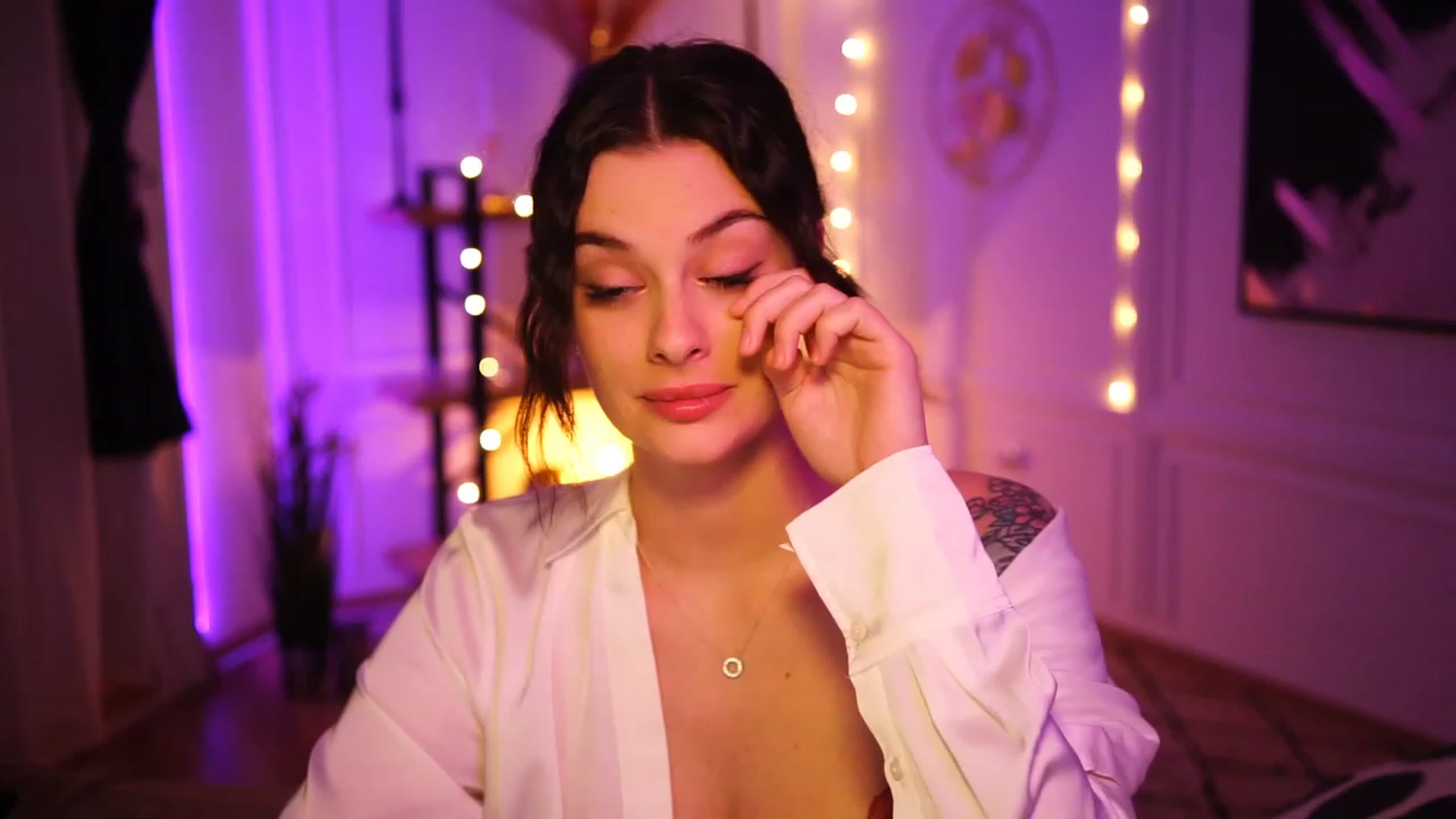 Gallery image thumbnail from lucynutty's myfreecams stream on, 11/27/2022, 01:12 image 1 of 20