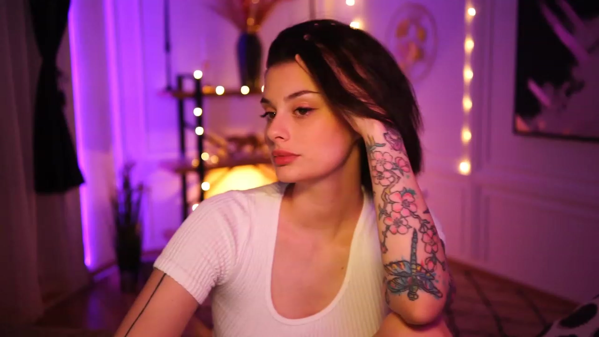Gallery image thumbnail from lucynutty's myfreecams stream on, 11/27/2022, 13:53 image 3 of 20