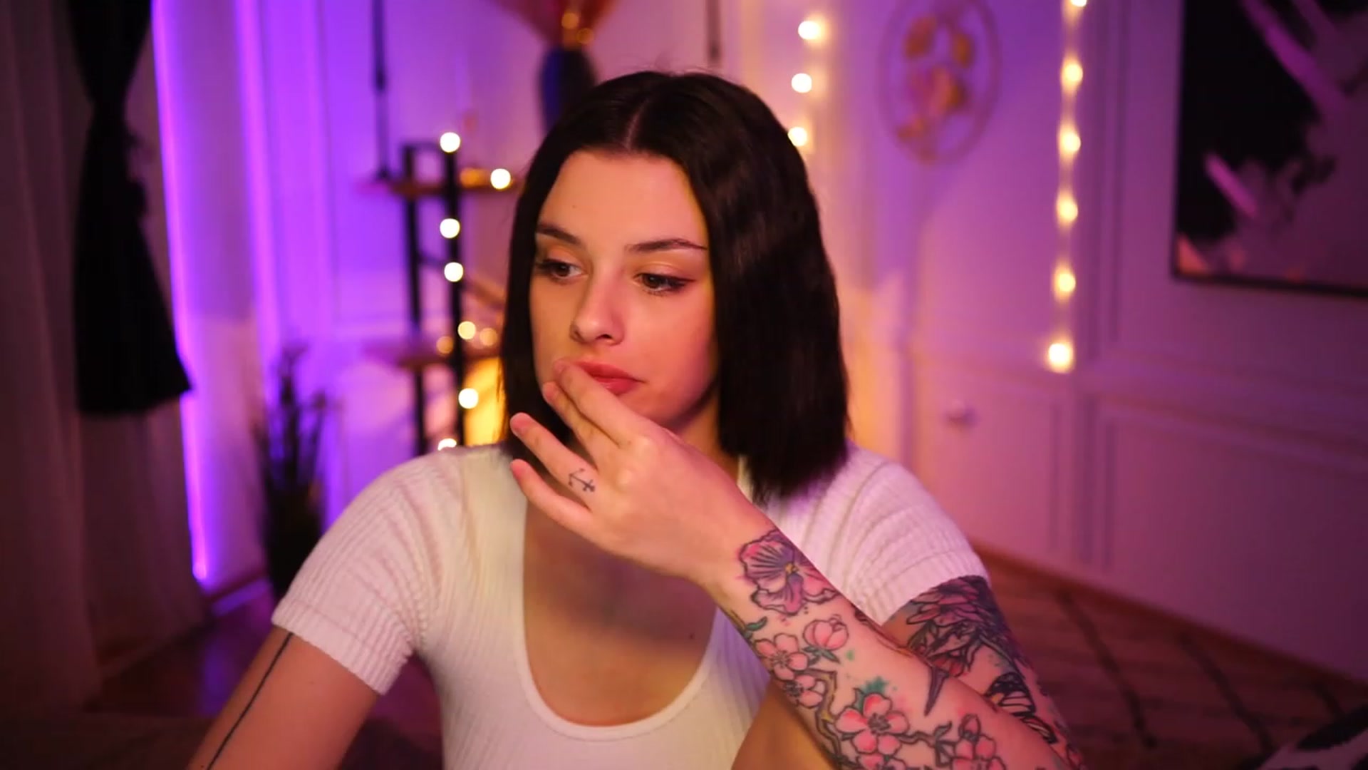 Gallery image thumbnail from lucynutty's myfreecams stream on, 11/27/2022, 13:53 image 7 of 20
