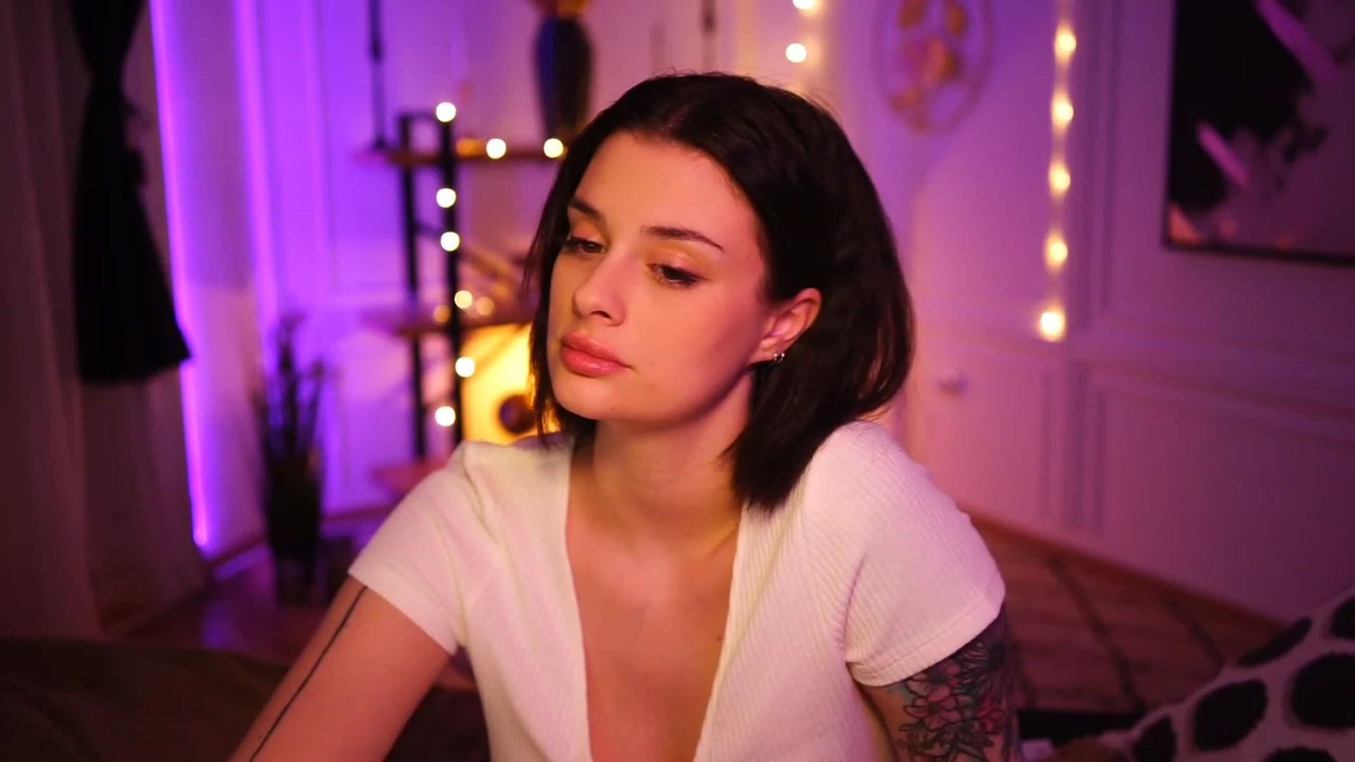 Gallery image thumbnail from lucynutty's myfreecams stream on, 11/27/2022, 20:54 image 19 of 20