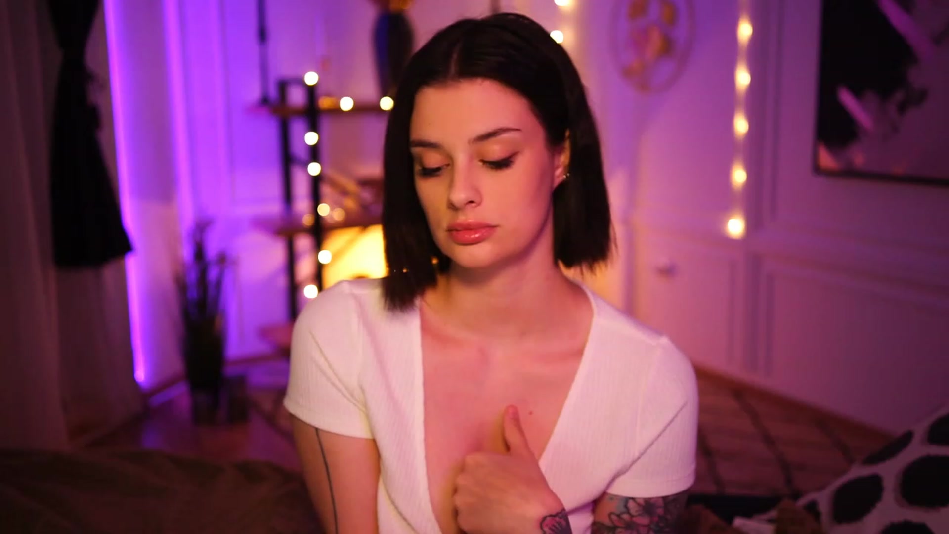 Gallery image thumbnail from lucynutty's myfreecams stream on, 11/27/2022, 20:54 image 16 of 20