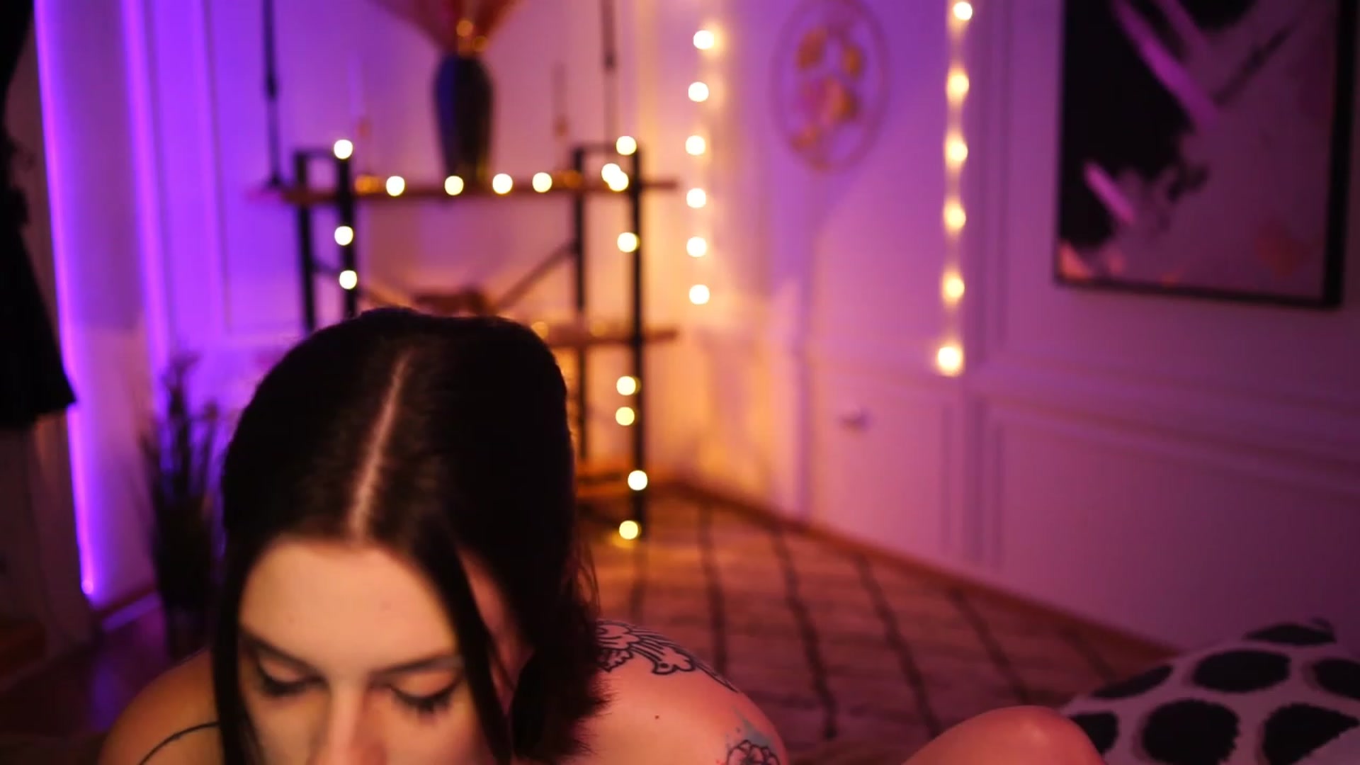 Gallery image thumbnail from lucynutty's myfreecams stream on, 11/28/2022, 21:00 image 2 of 20