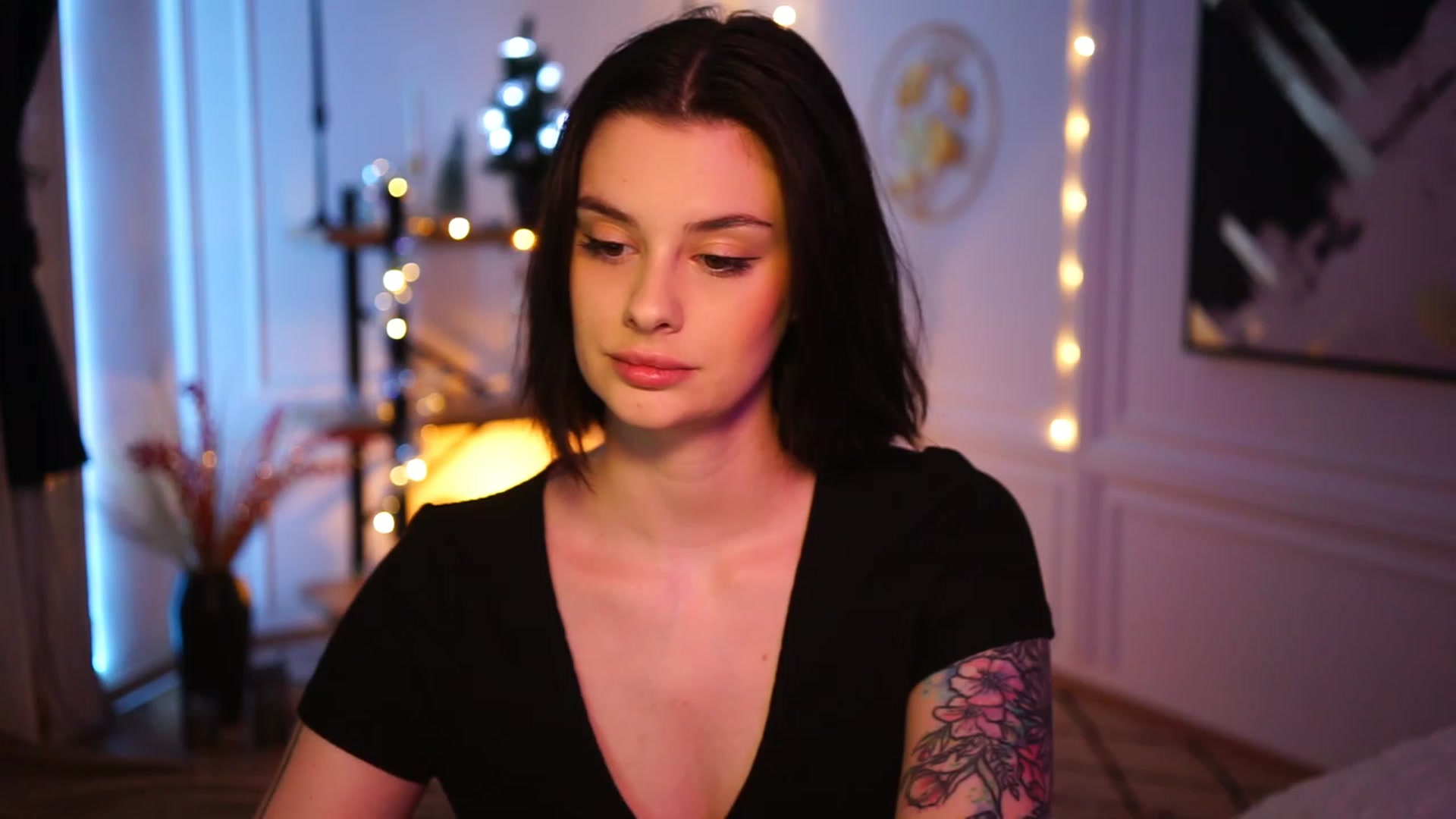 Gallery image thumbnail from lucynutty's myfreecams stream on, 12/02/2022, 19:51 image 3 of 20