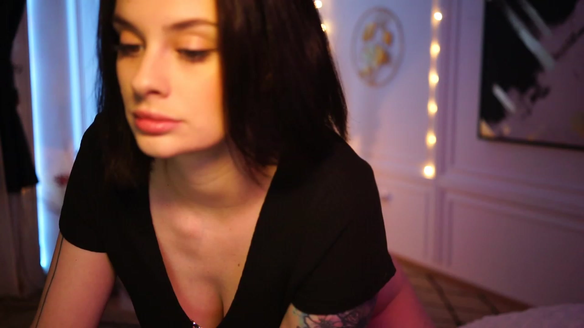 Gallery image thumbnail from lucynutty's myfreecams stream on, 12/02/2022, 19:51 image 9 of 20