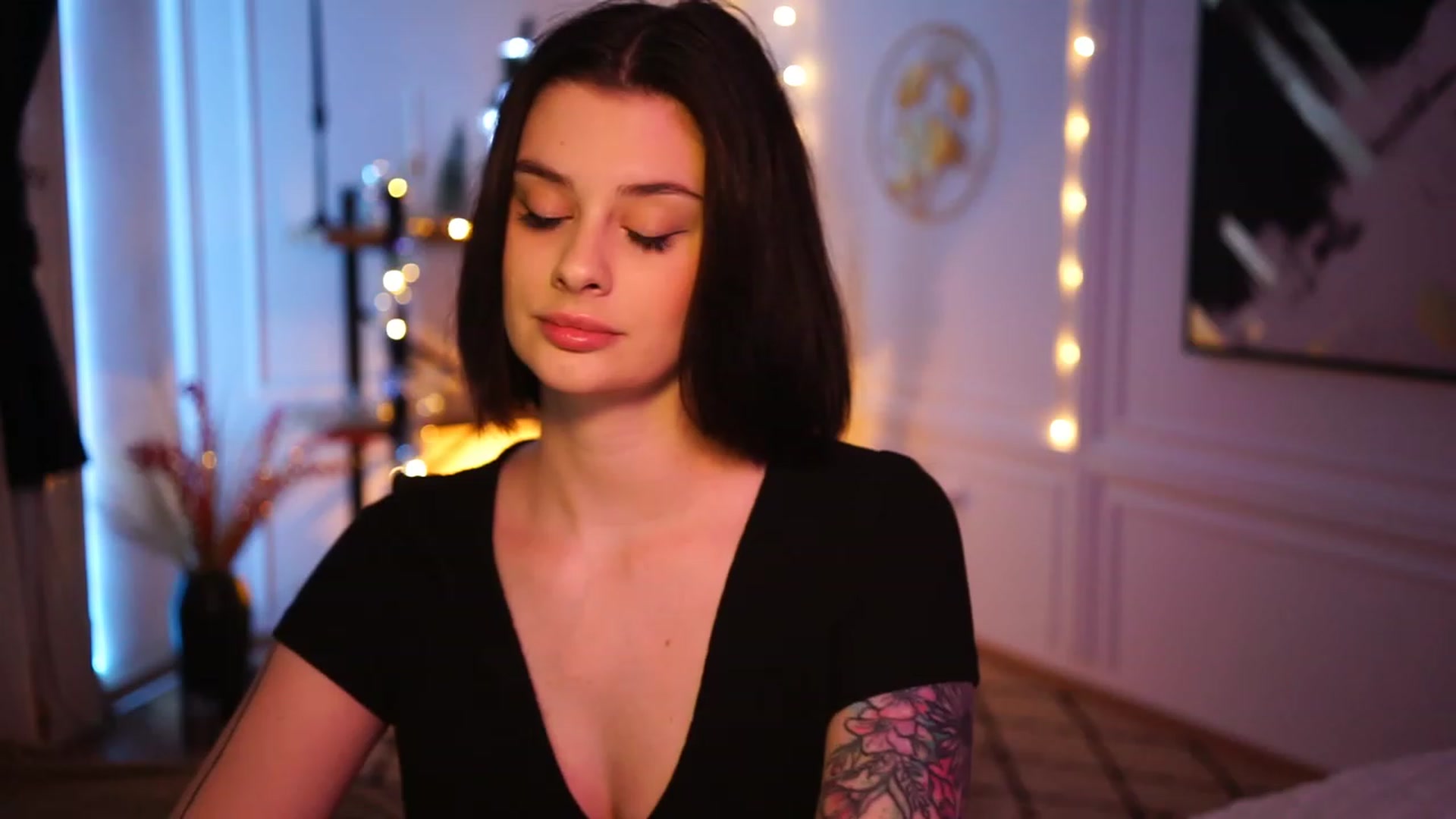 Gallery image thumbnail from lucynutty's myfreecams stream on, 12/02/2022, 19:51 image 7 of 20