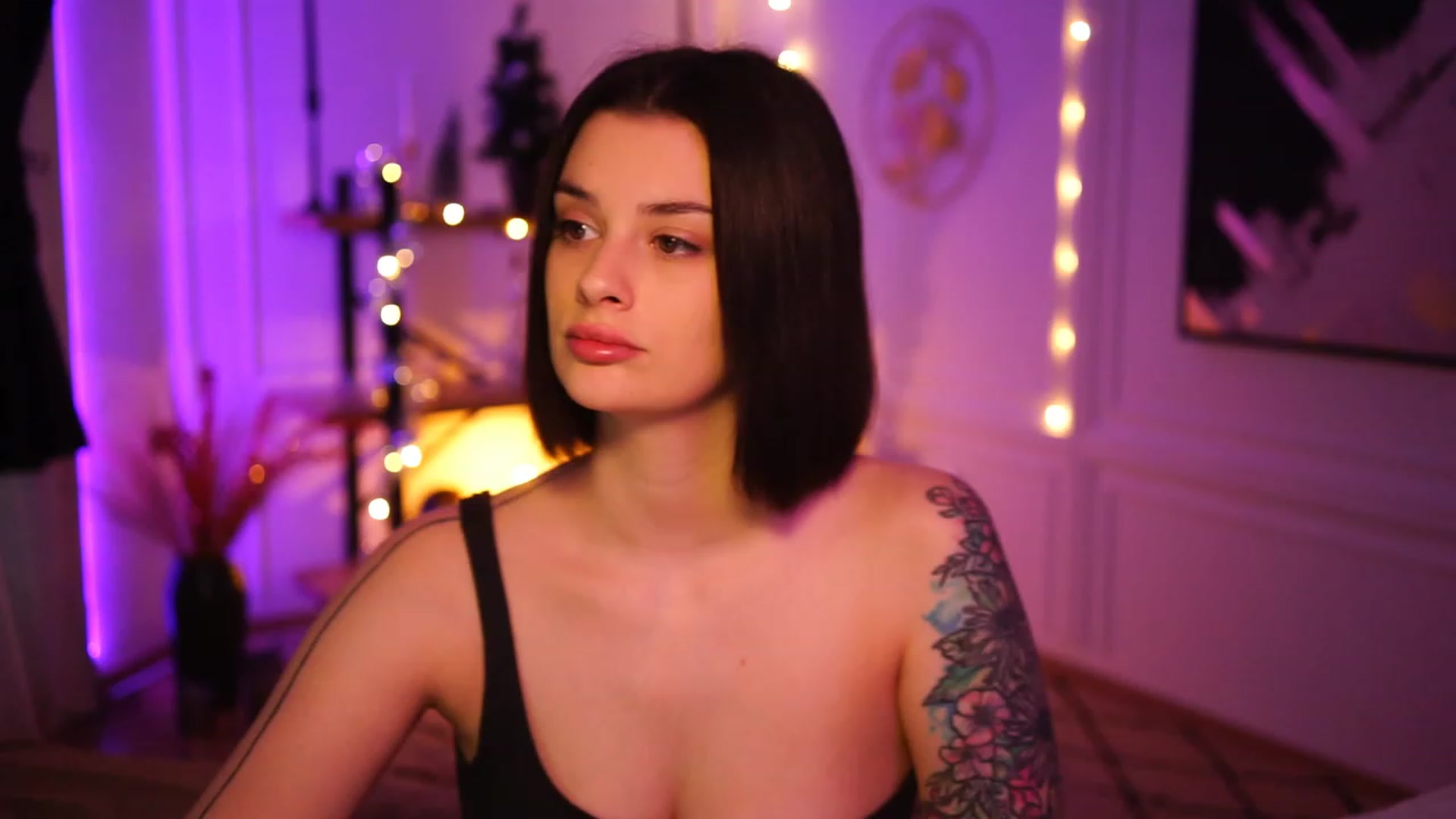 Gallery image thumbnail from lucynutty's myfreecams stream on, 12/04/2022, 09:52 image 20 of 20