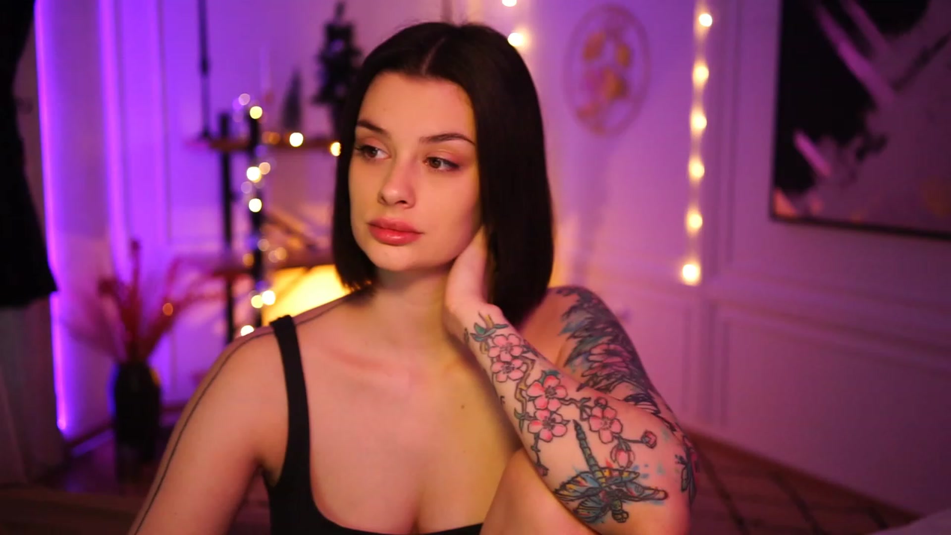 Gallery image thumbnail from lucynutty's myfreecams stream on, 12/04/2022, 09:52 image 8 of 20