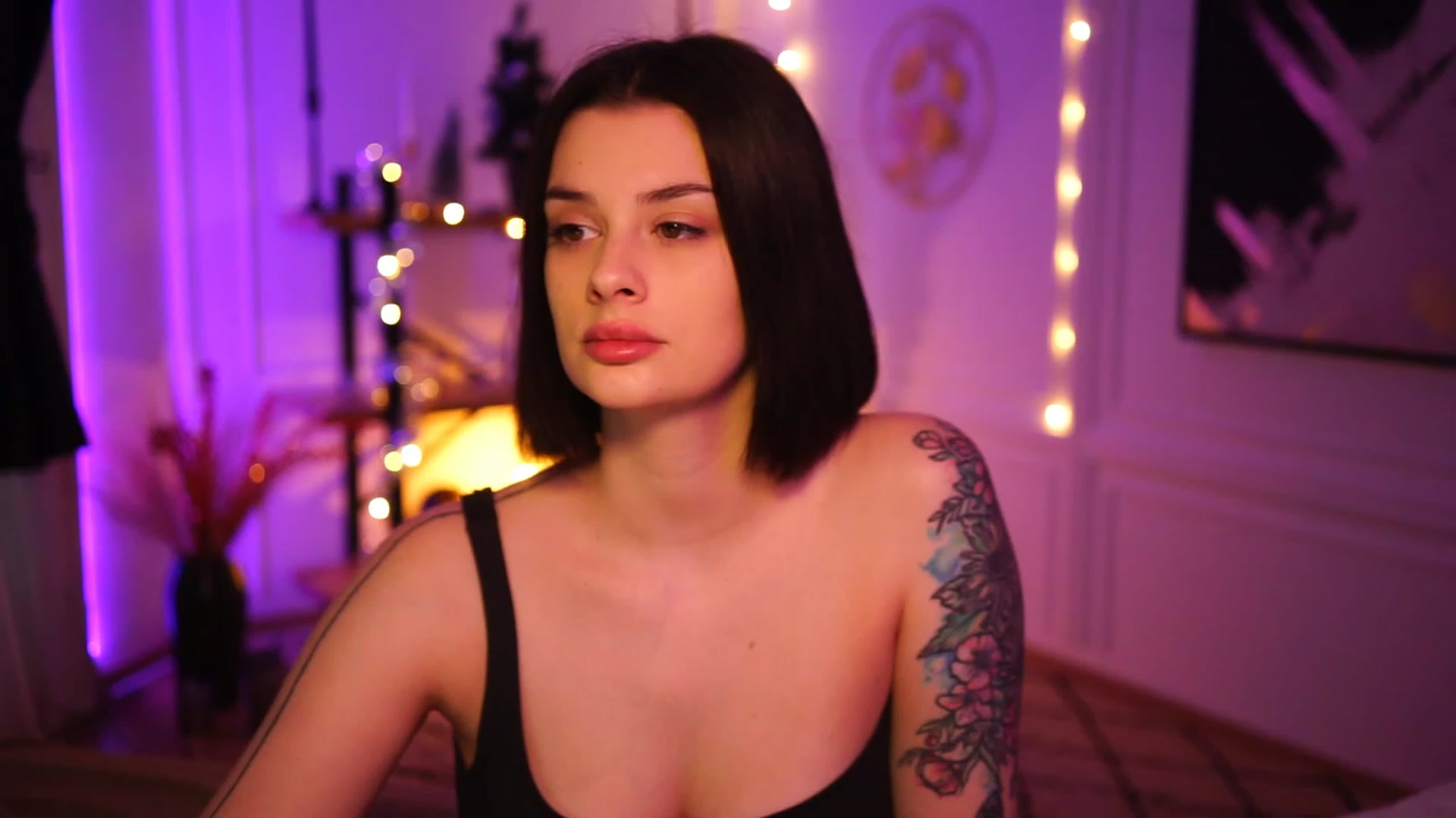 Gallery image thumbnail from lucynutty's myfreecams stream on, 12/04/2022, 09:52 image 13 of 20