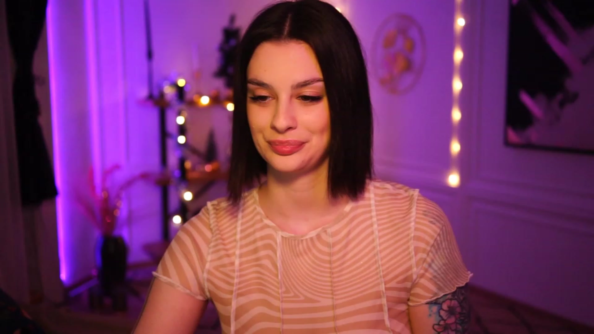 Gallery image thumbnail from lucynutty's myfreecams stream on, 12/07/2022, 17:28 image 7 of 20