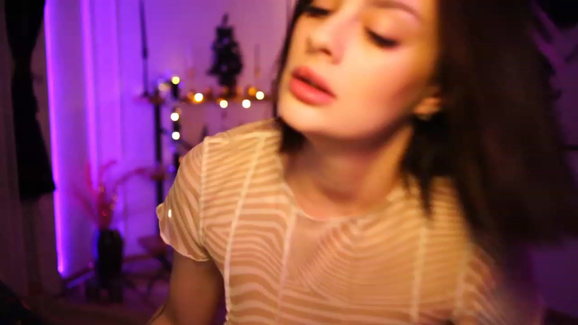 Gallery image thumbnail from lucynutty's myfreecams stream on, 12/07/2022, 17:28 image 15 of 20