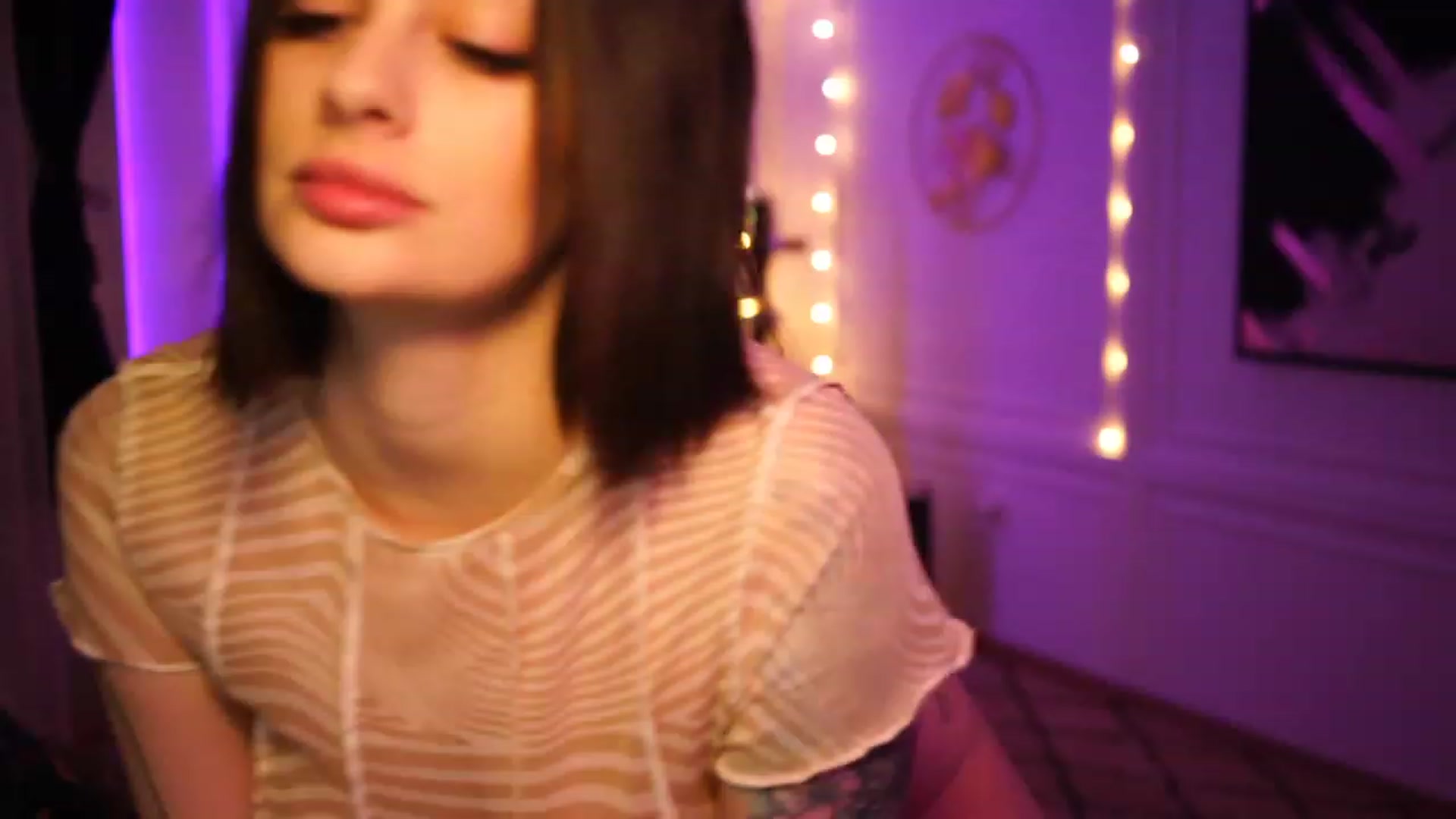 Gallery image thumbnail from lucynutty's myfreecams stream on, 12/07/2022, 17:28 image 10 of 20