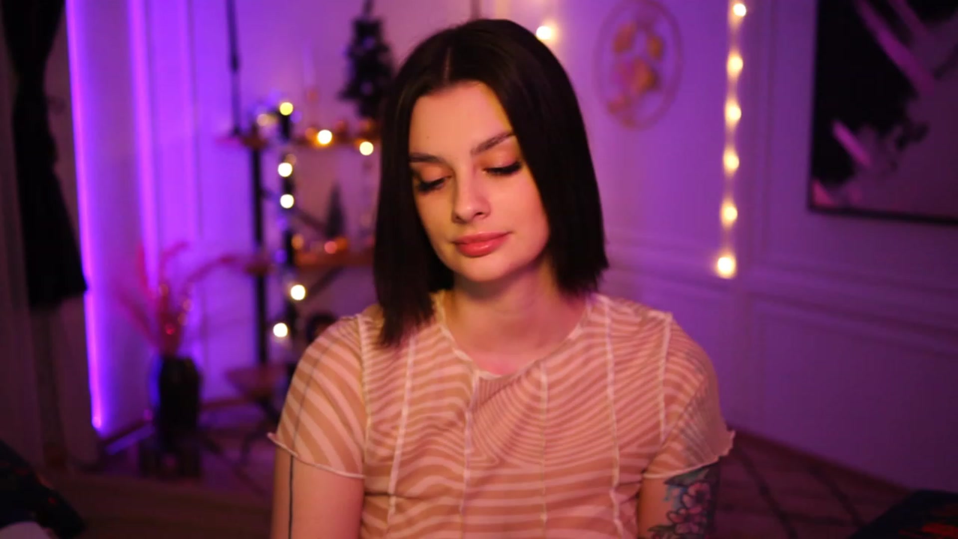 Gallery image thumbnail from lucynutty's myfreecams stream on, 12/07/2022, 19:52 image 8 of 20