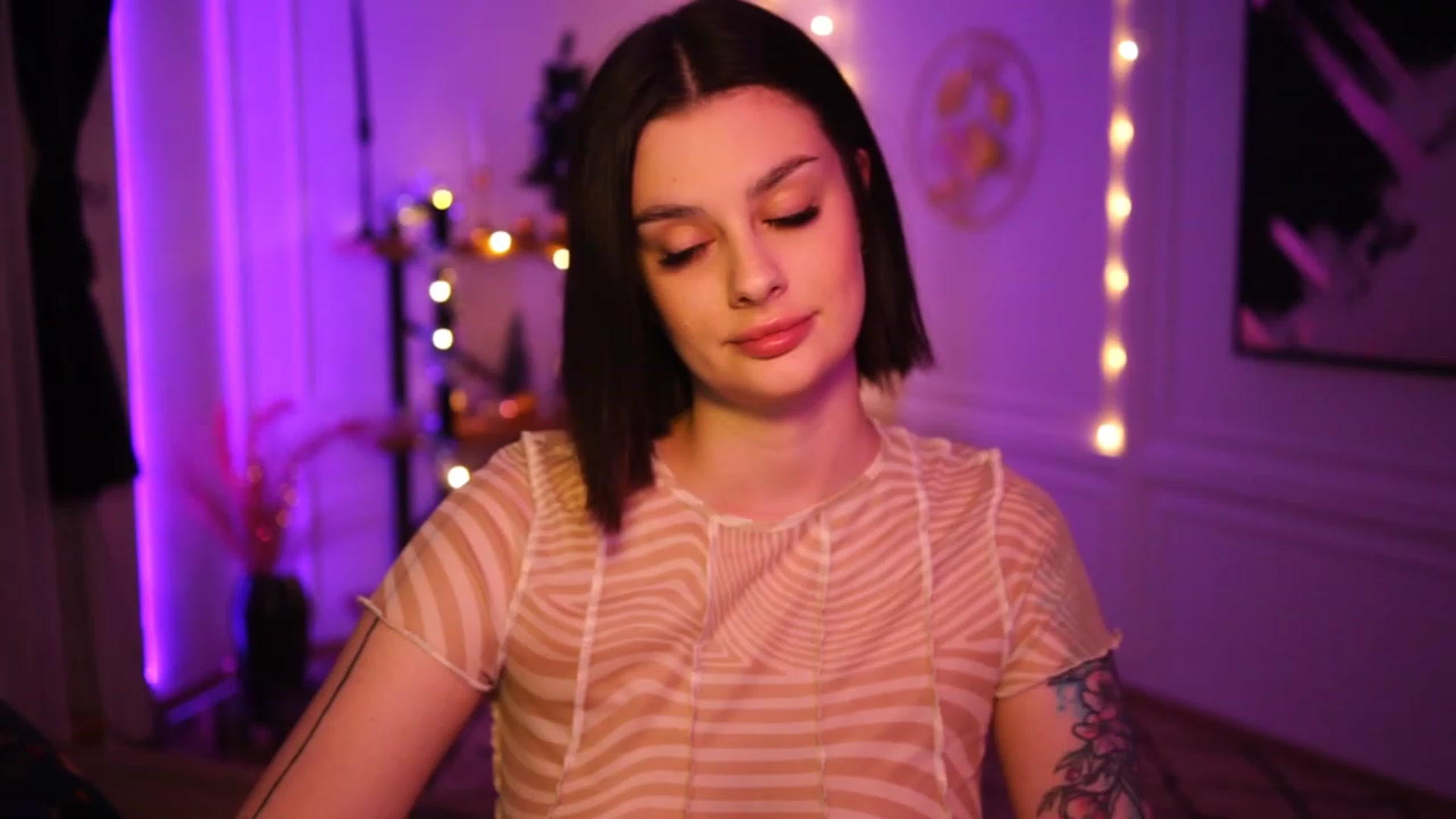 Gallery image thumbnail from lucynutty's myfreecams stream on, 12/07/2022, 19:52 image 3 of 20