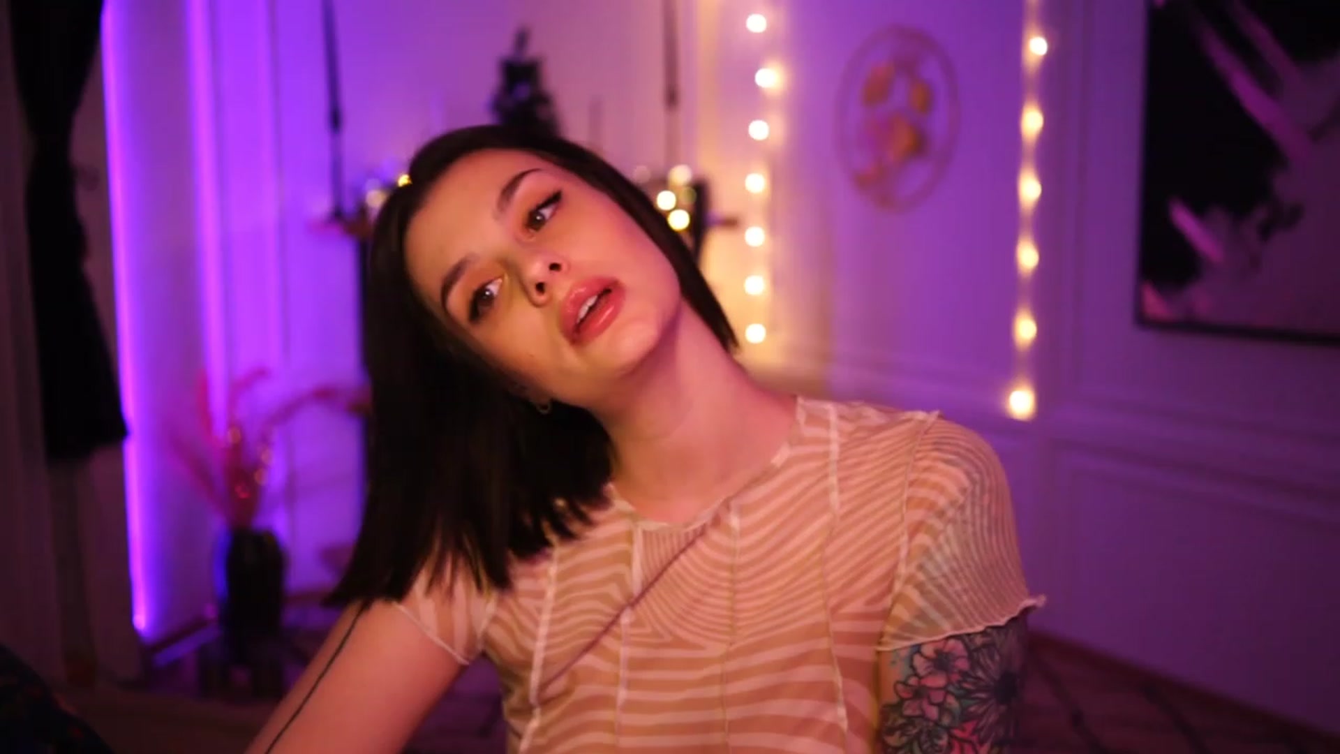Gallery image thumbnail from lucynutty's myfreecams stream on, 12/07/2022, 19:52 image 4 of 20