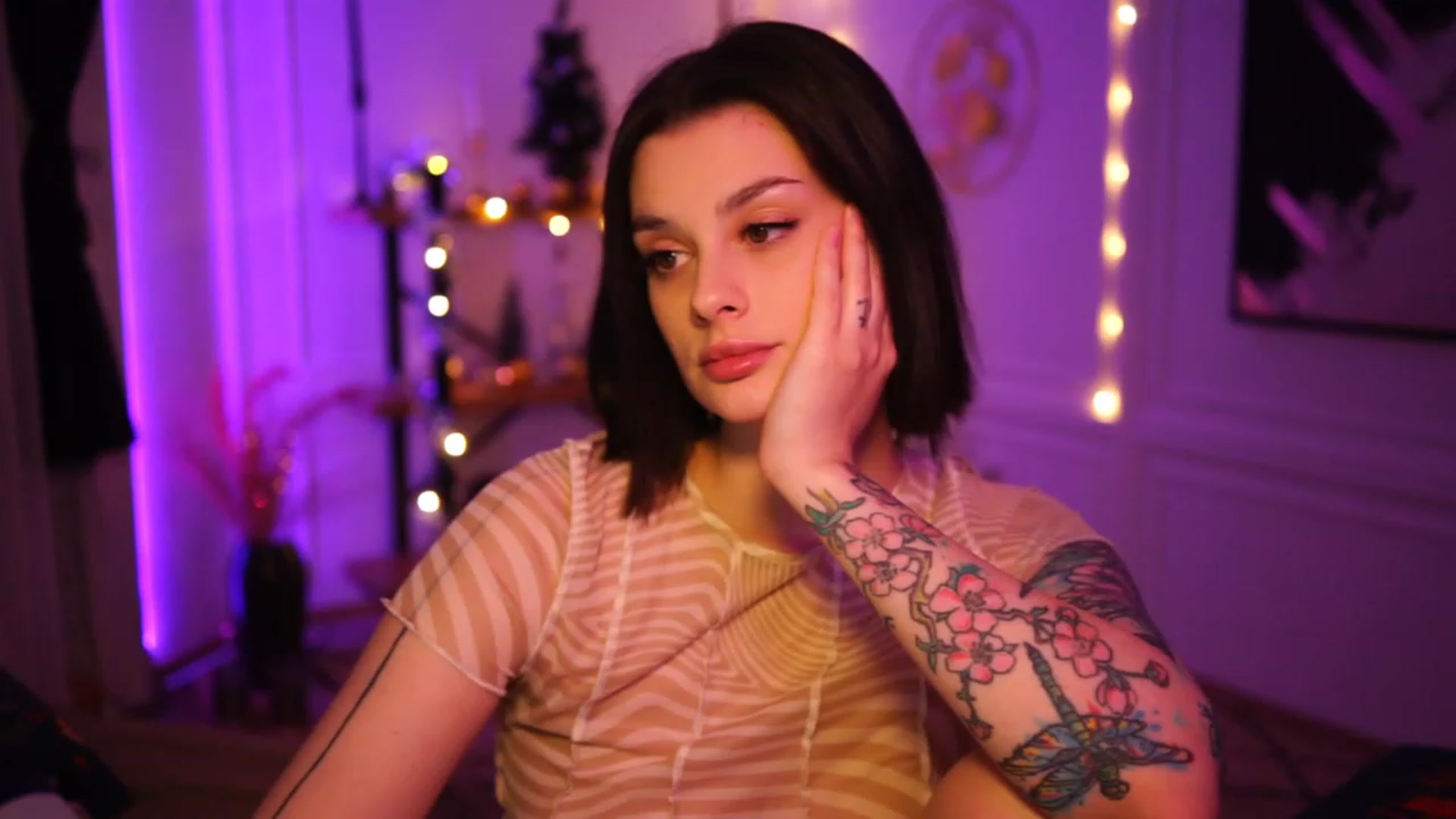 Gallery image thumbnail from lucynutty's myfreecams stream on, 12/07/2022, 19:52 image 7 of 20