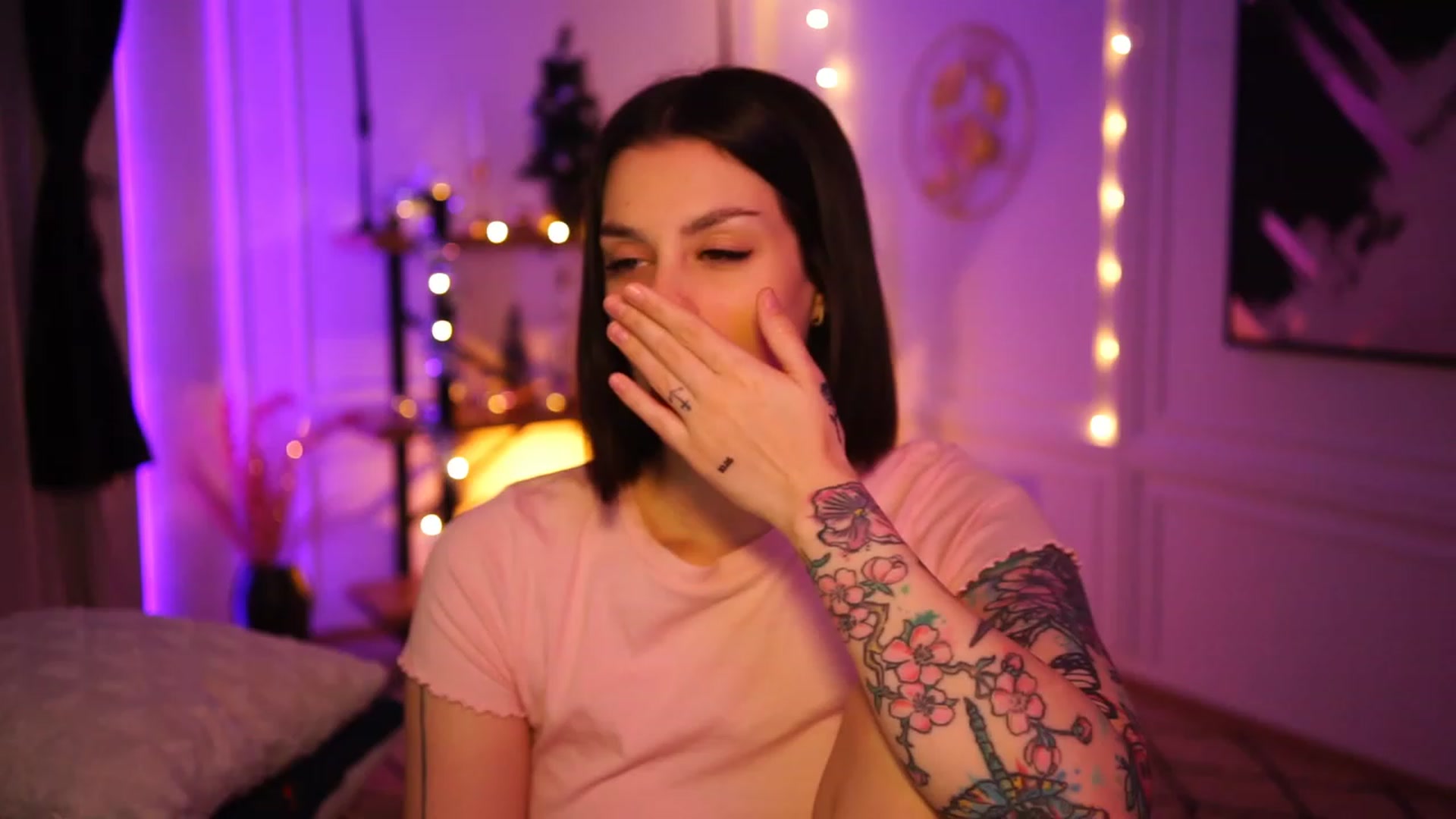 Gallery image thumbnail from lucynutty's myfreecams stream on, 12/10/2022, 11:25 image 13 of 20