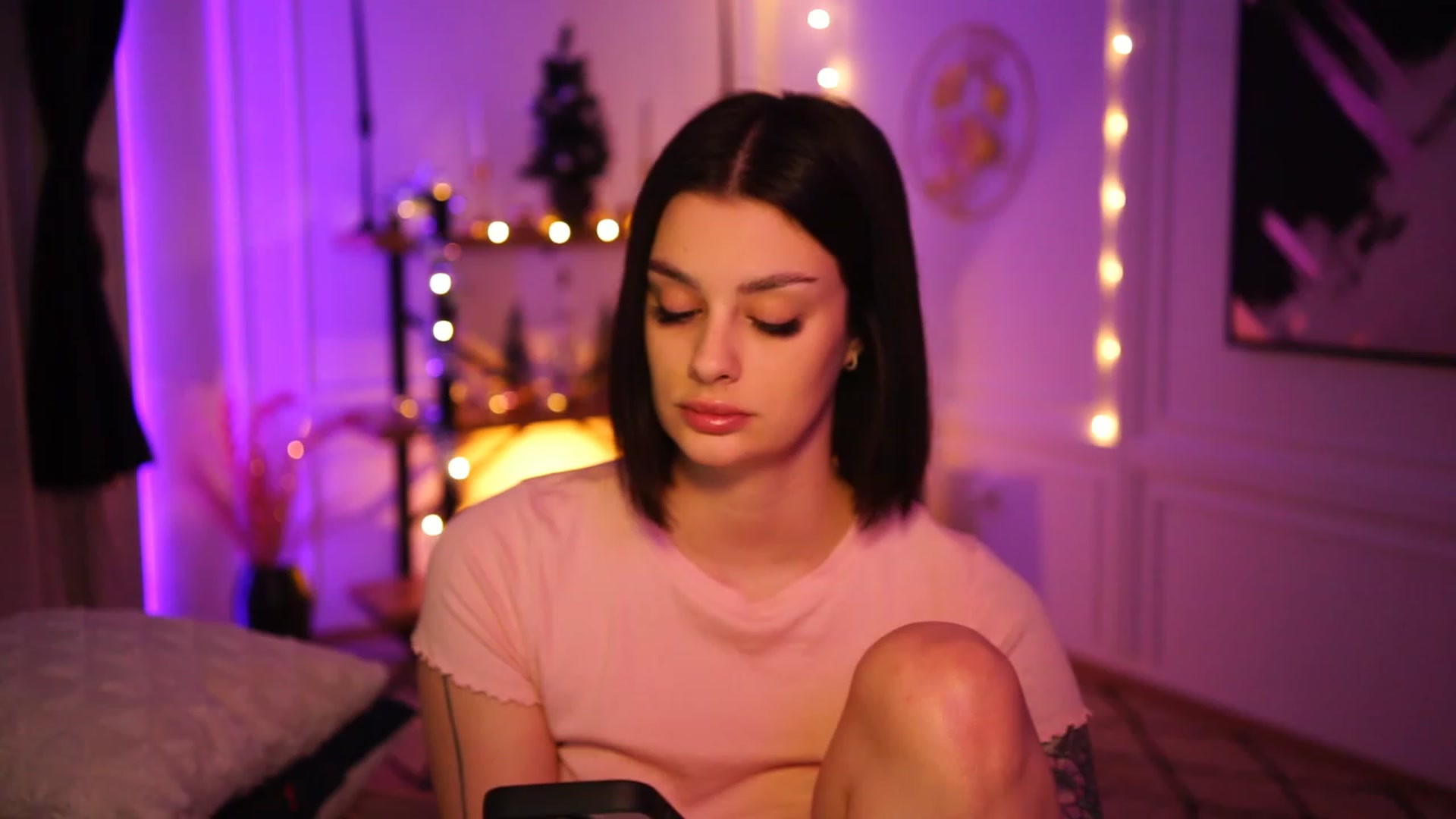 Gallery image thumbnail from lucynutty's myfreecams stream on, 12/10/2022, 11:25 image 15 of 20