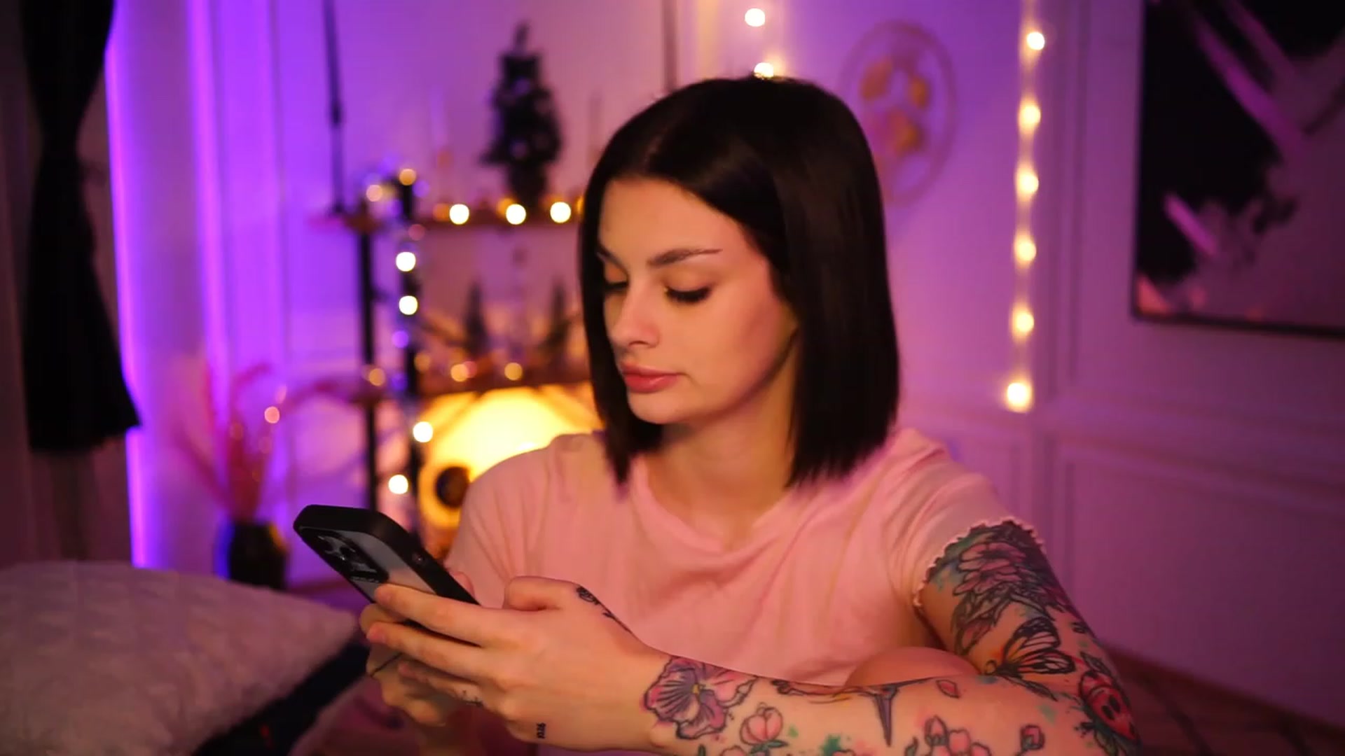 Gallery image thumbnail from lucynutty's myfreecams stream on, 12/10/2022, 11:25 image 11 of 20