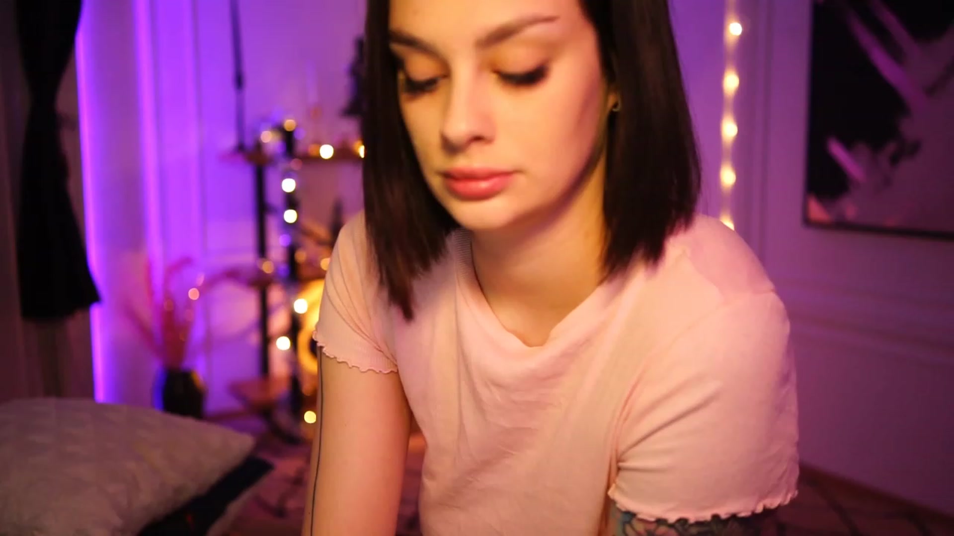 Gallery image thumbnail from lucynutty's myfreecams stream on, 12/10/2022, 11:25 image 8 of 20